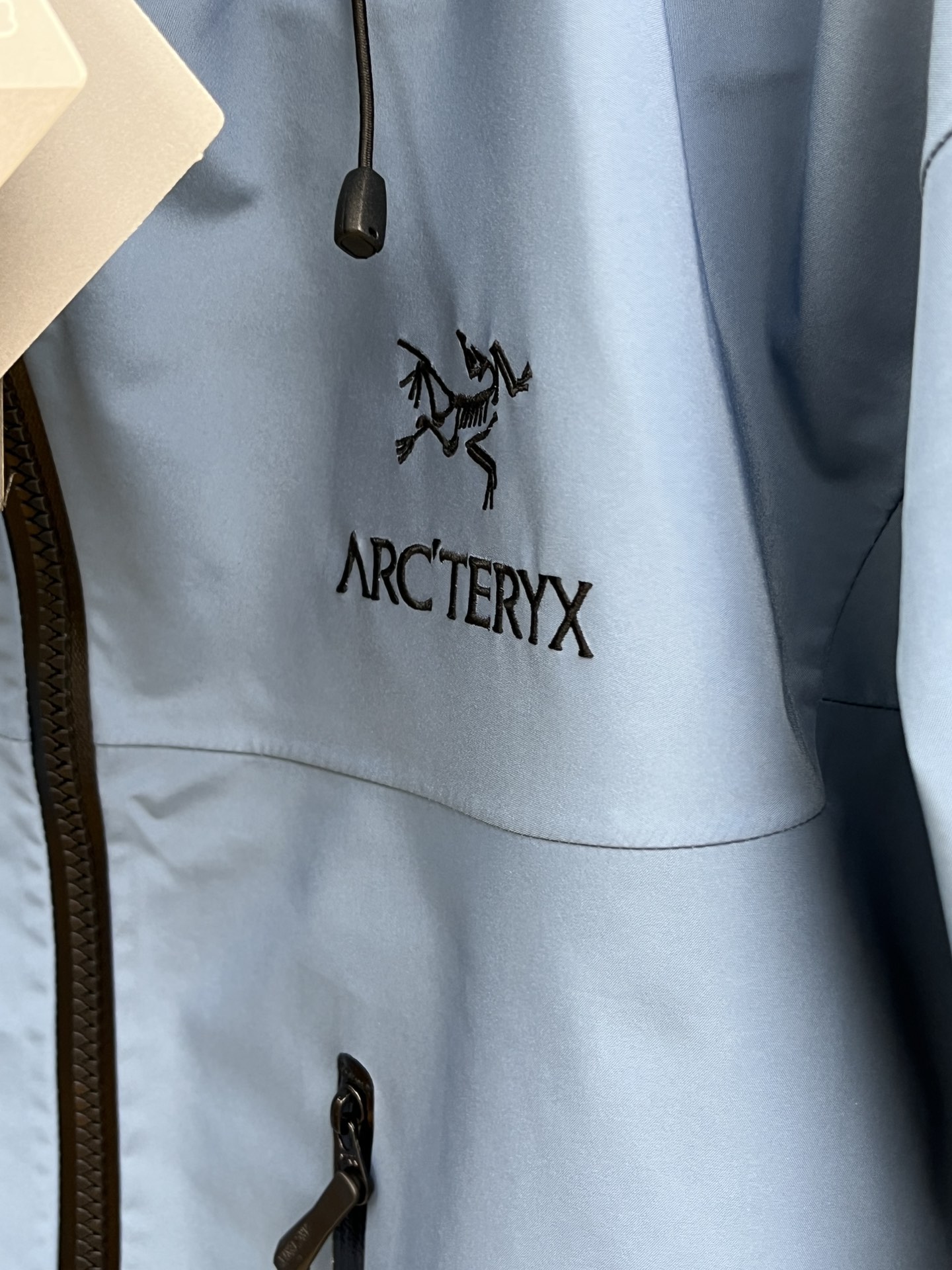 秋冬 Arc 阿尔法 Sv七代 面料升级顶级。顶配 拉链和面料拼接处是平整的。-面料采用原厂防水n100