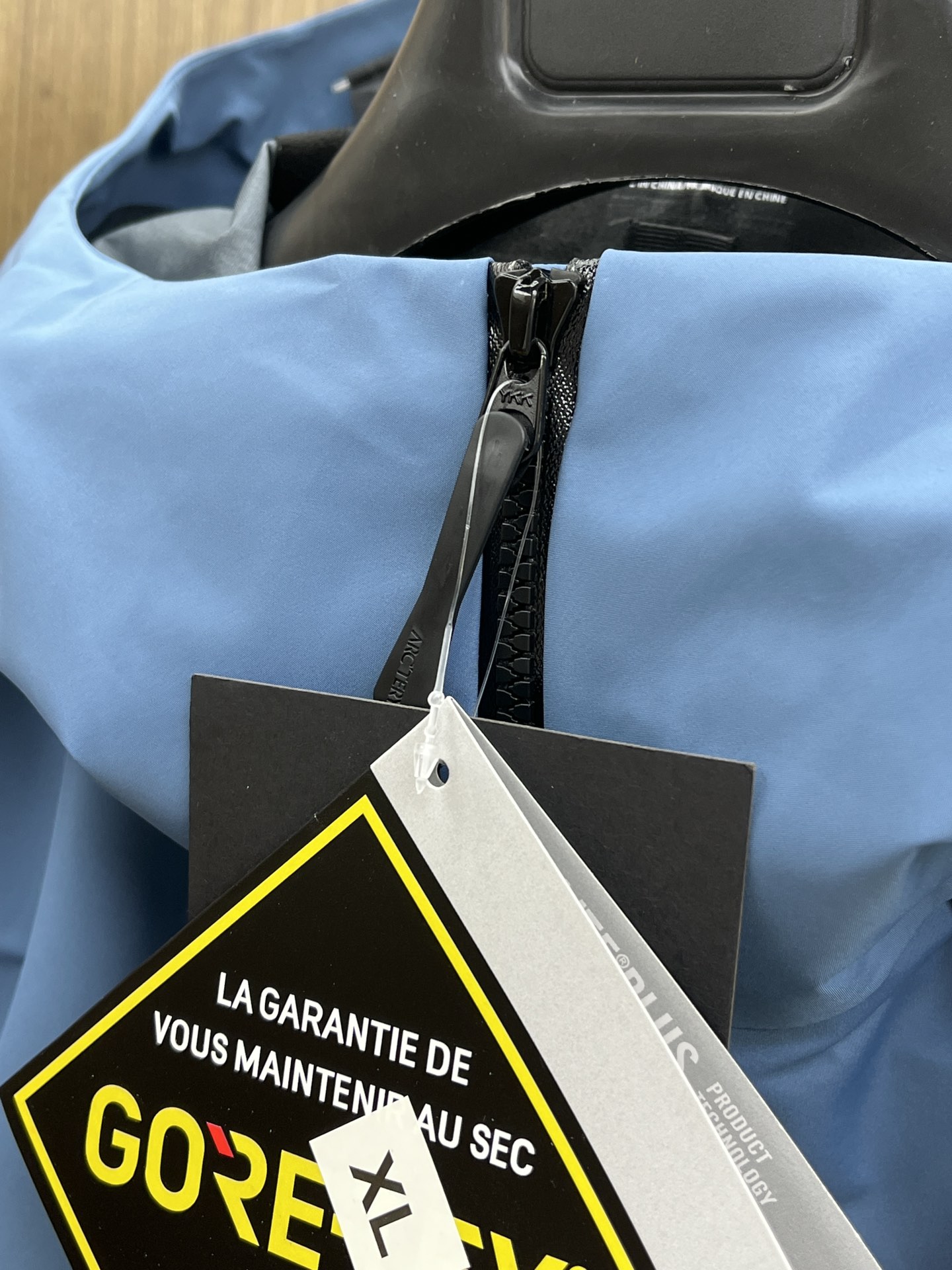 秋冬 Arc 阿尔法 Sv七代 面料升级顶级。顶配 拉链和面料拼接处是平整的。-面料采用原厂防水n100