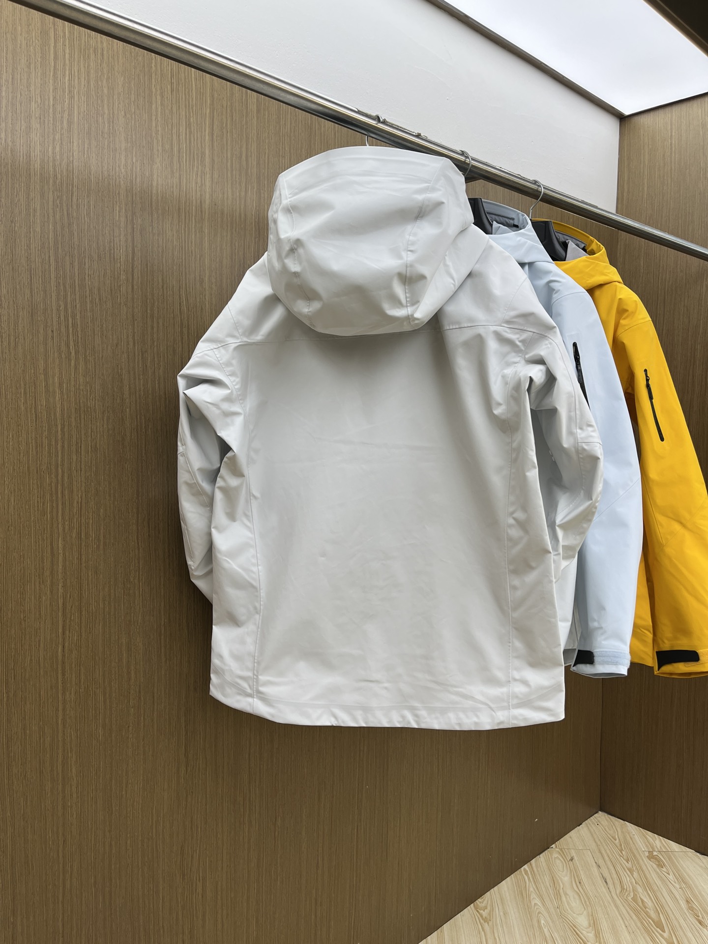 秋冬 Arc 阿尔法 Sv七代 面料升级顶级。顶配 拉链和面料拼接处是平整的。-面料采用原厂防水n100