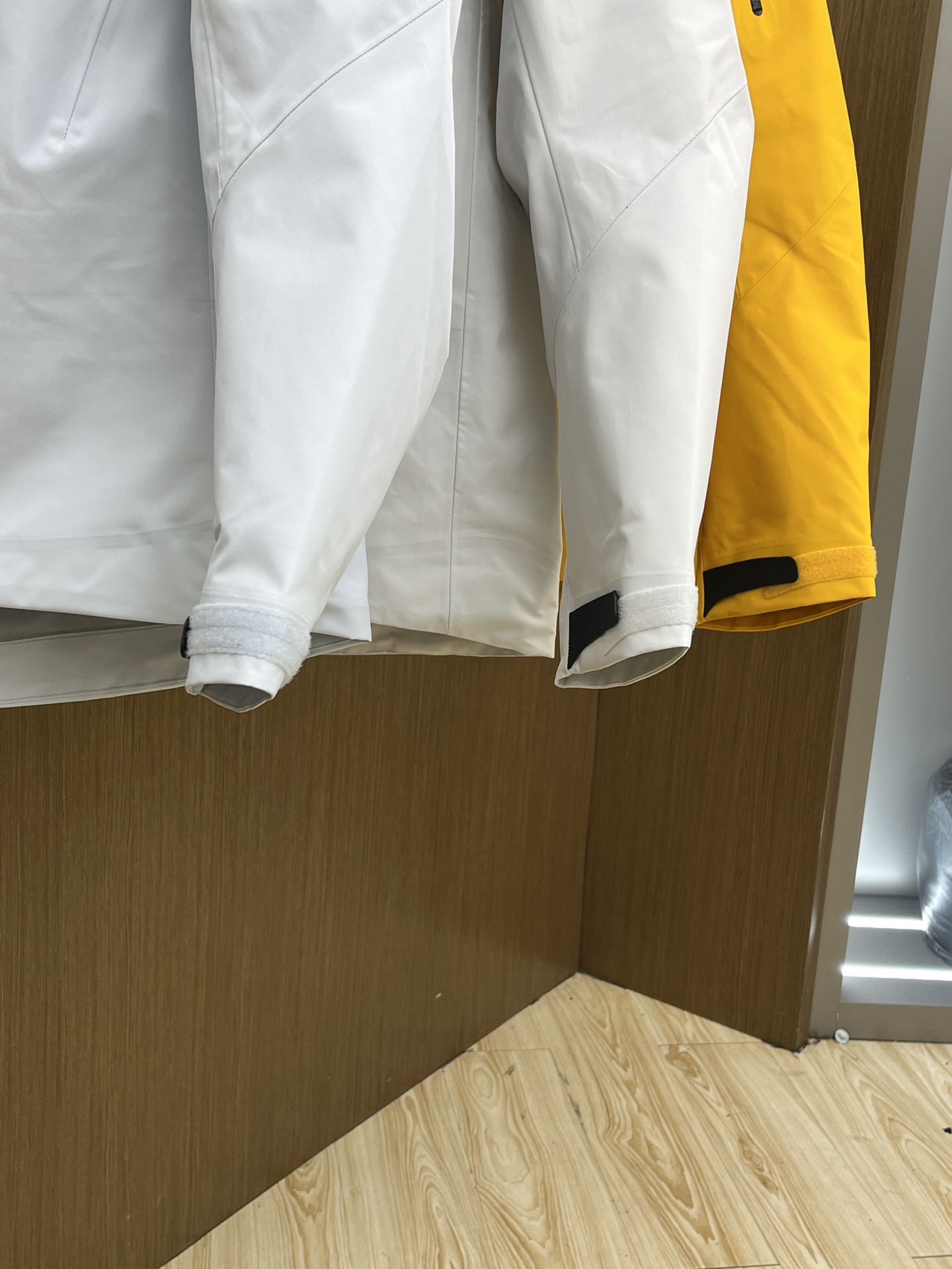 秋冬 Arc 阿尔法 Sv七代 面料升级顶级。顶配 拉链和面料拼接处是平整的。-面料采用原厂防水n100