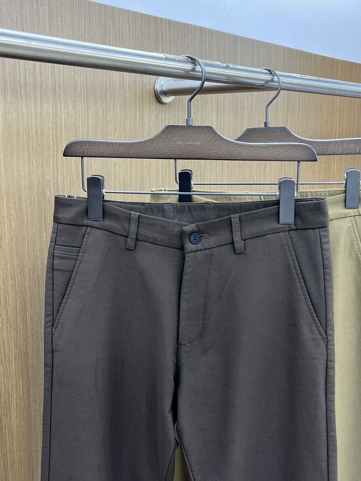 秋冬 Guc 🔥🔥ss秋冬新品，官网同步有售，男士高端商务休闲西裤，高端进口面料，带弹力，后面采用硅胶字