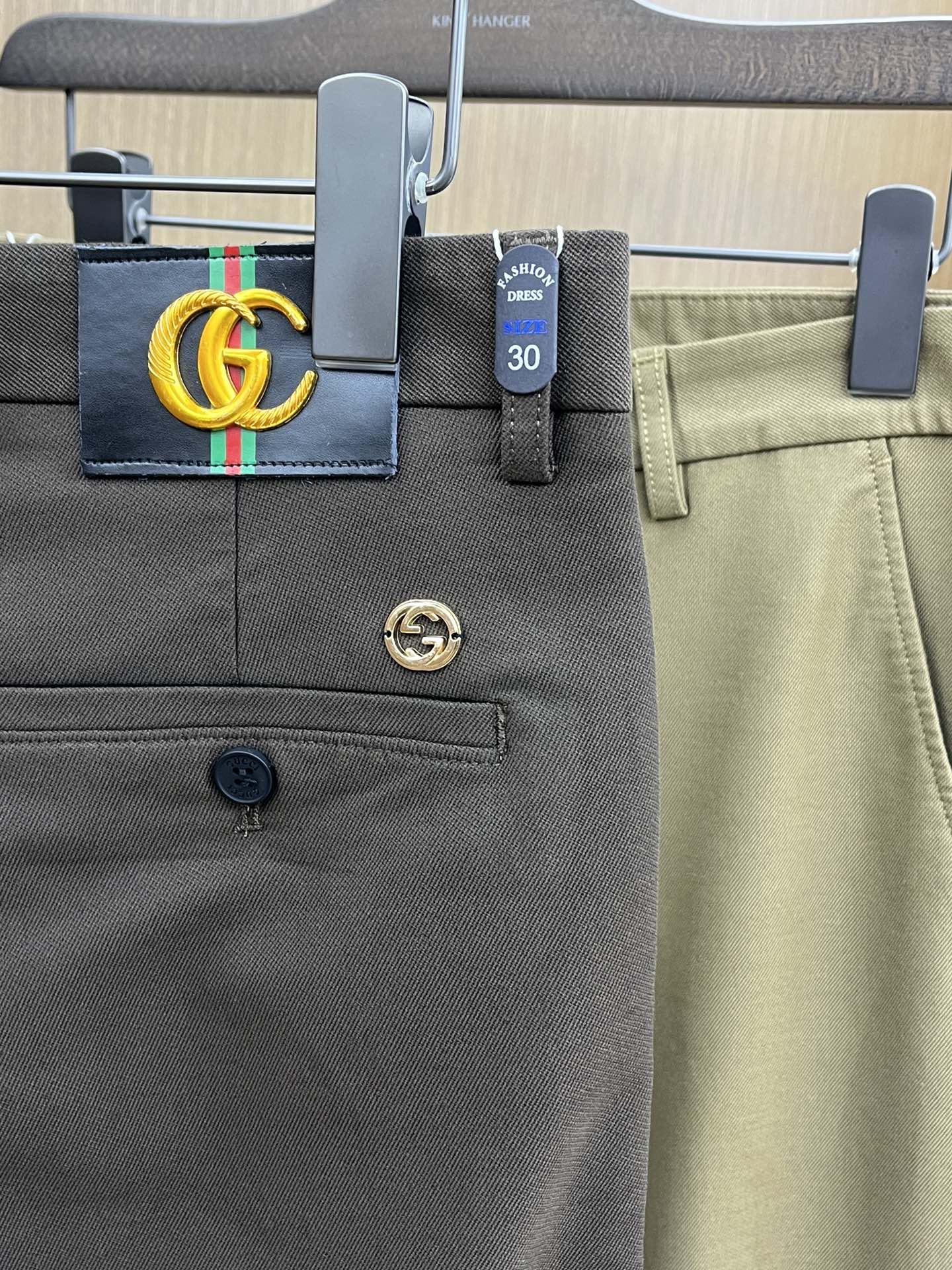 秋冬 Guc 🔥🔥ss秋冬新品，官网同步有售，男士高端商务休闲西裤，高端进口面料，带弹力，后面采用硅胶字