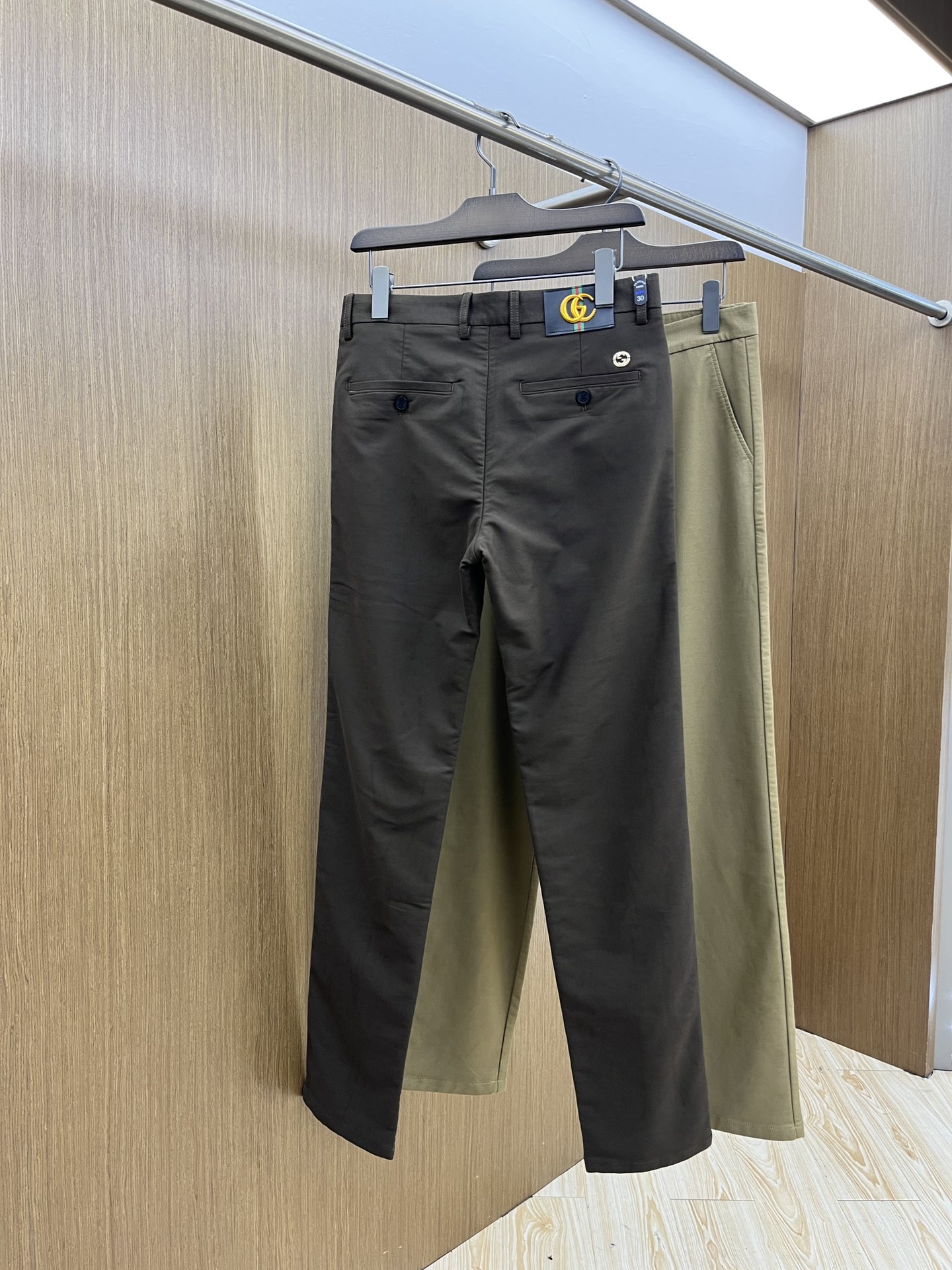秋冬 Guc 🔥🔥ss秋冬新品，官网同步有售，男士高端商务休闲西裤，高端进口面料，带弹力，后面采用硅胶字