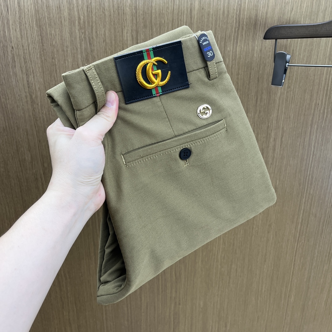 NO:525658,Autumn and Winter GUC 1955ss autumn and winter new products, available simultaneously on the official website, men's high-end business casual trousers, high-end imported fabric, with elasticity, silicone letter pressing on the back, five combinations, that is, classic and fashionable, combined tailor, the upper body effect is unrestrained, comfortable and breathable fax number 30-3837,,gucci,alexander wang19860909秋冬 GUC 1955ss秋冬新品,官网同步有售,男士高端商务休闲西裤,高端进口面料,带弹力,后面采用硅胶字母压胶,五搭配,即经典又时尚,合体裁缝,上身效果无约束感 ,舒适透气fax 码数30-3837,,gucci,alexander wang,Men's clothing