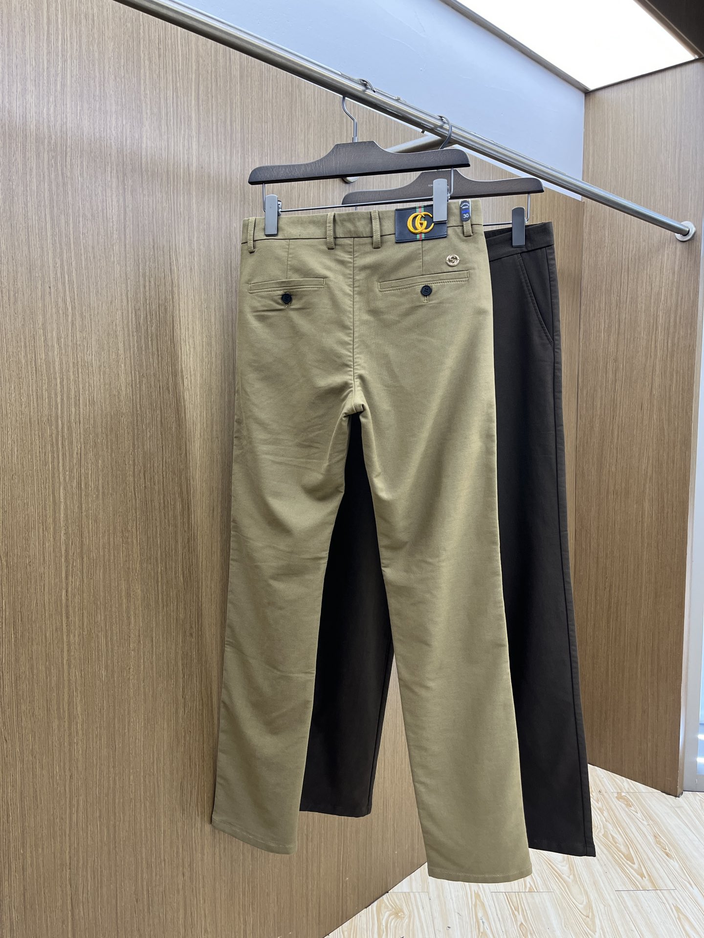 秋冬 GUC 🔥🔥ss秋冬新品，官网同步有售，男士高端商务休闲西裤，高端进口面料，带弹力，后面采用硅胶字