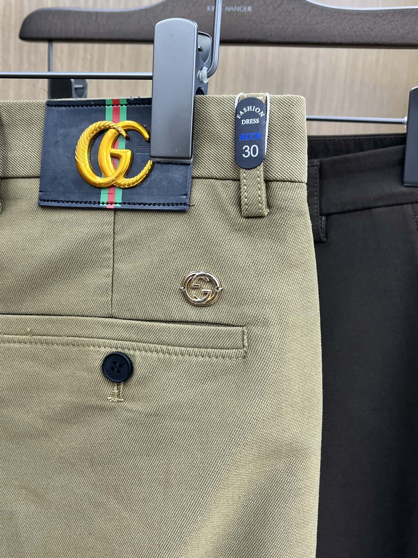 秋冬 GUC 🔥🔥ss秋冬新品，官网同步有售，男士高端商务休闲西裤，高端进口面料，带弹力，后面采用硅胶字