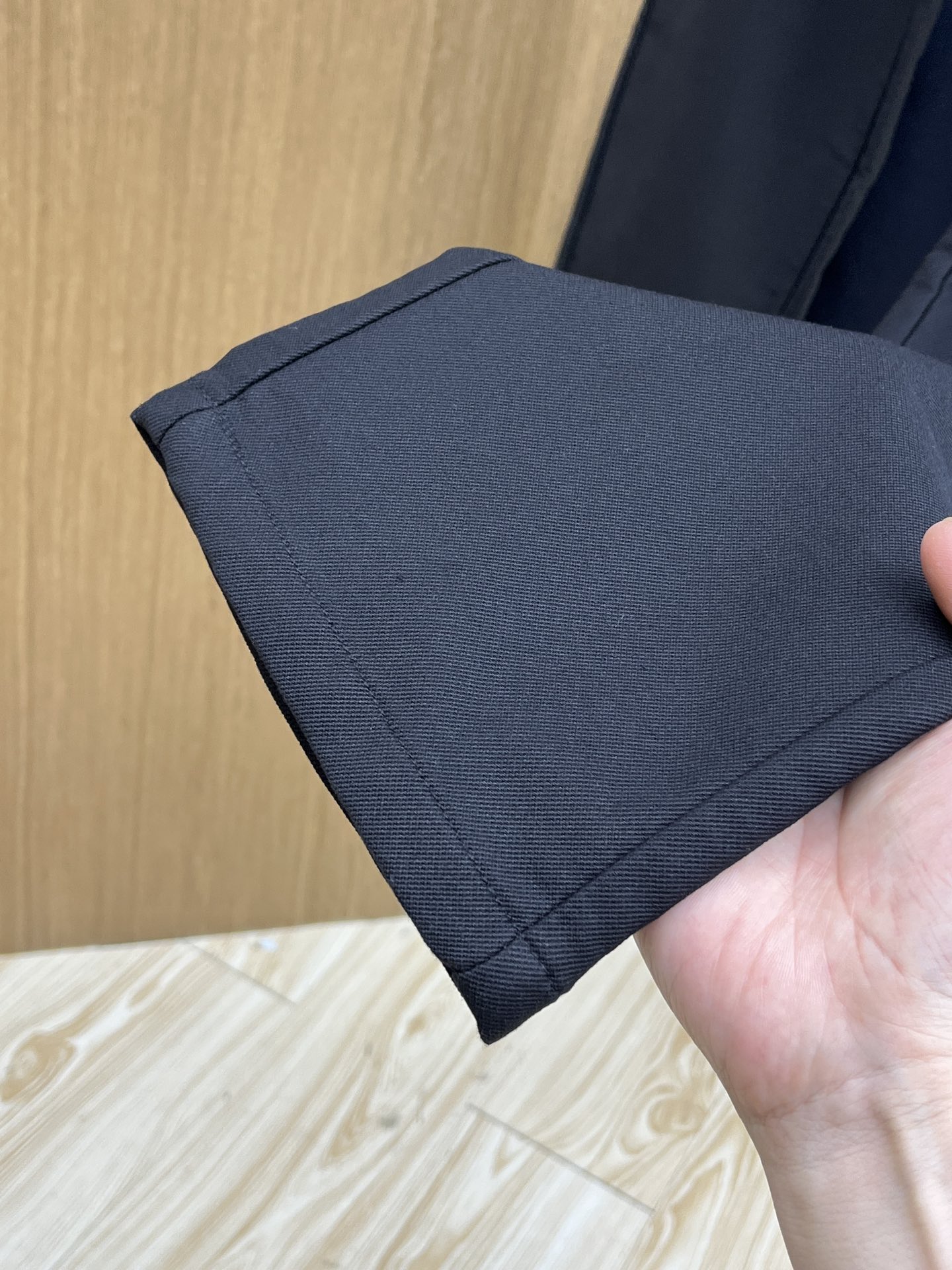 秋冬 Guc 🔥🔥ss秋冬新品，官网同步有售，男士高端商务休闲西裤，高端进口面料，带弹力，后面采用硅胶字