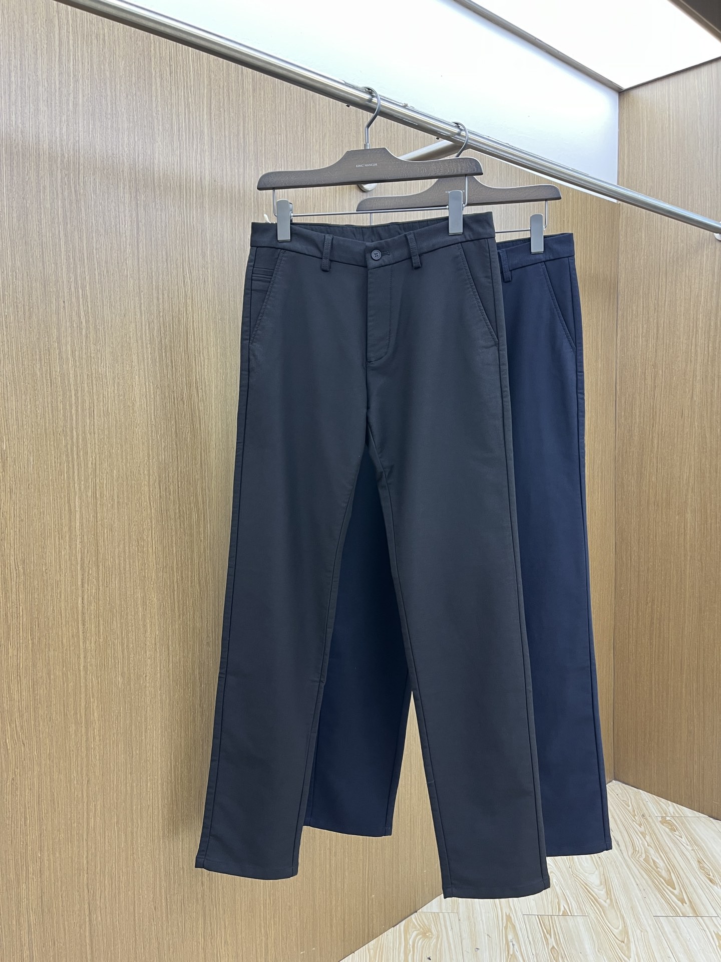 秋冬 Guc 🔥🔥ss秋冬新品，官网同步有售，男士高端商务休闲西裤，高端进口面料，带弹力，后面采用硅胶字