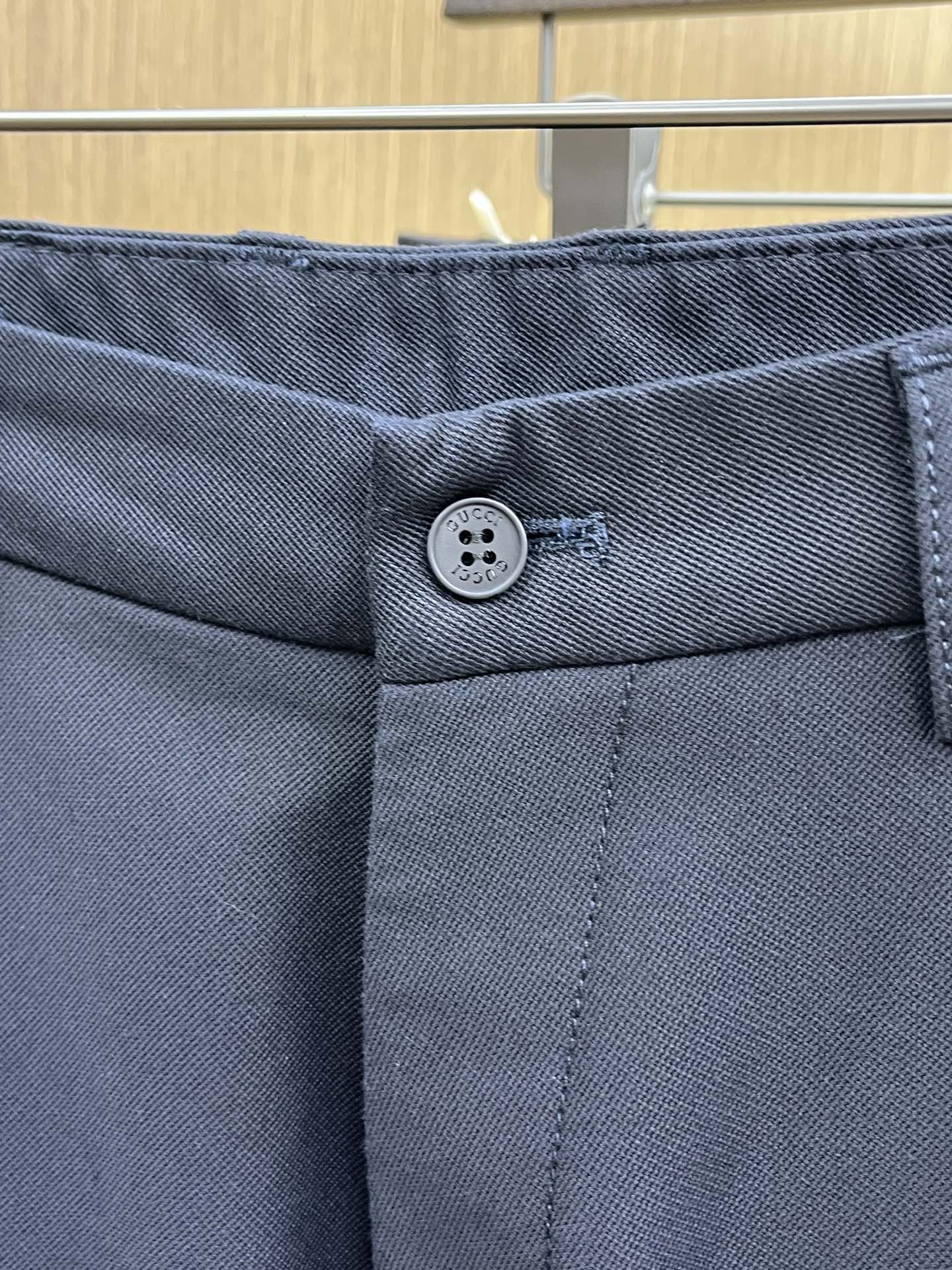 秋冬 Guc 🔥🔥ss秋冬新品，官网同步有售，男士高端商务休闲西裤，高端进口面料，带弹力，后面采用硅胶字