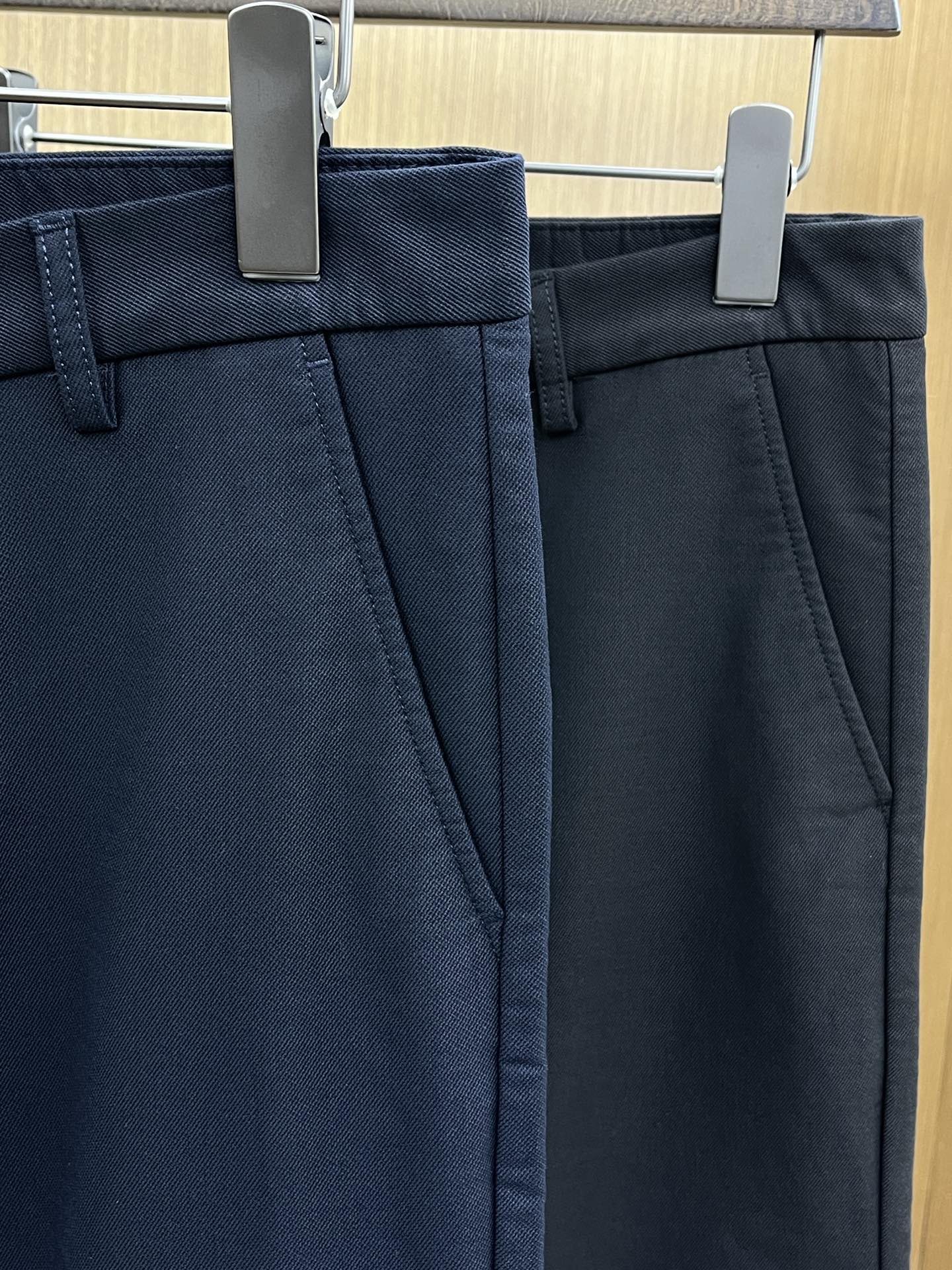 秋冬 Guc 🔥🔥ss秋冬新品，官网同步有售，男士高端商务休闲西裤，高端进口面料，带弹力，后面采用硅胶字