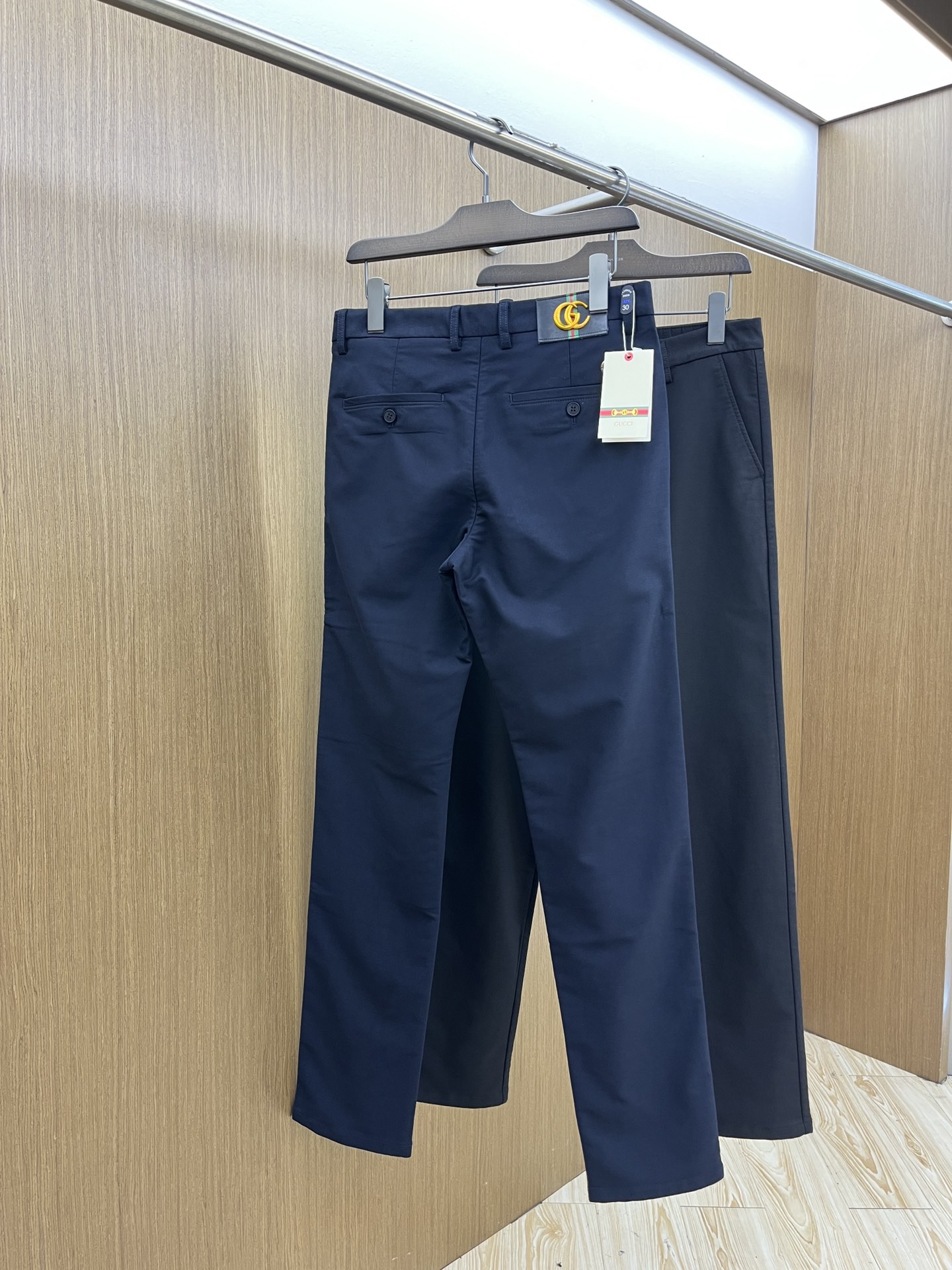 秋冬 Guc 🔥🔥ss秋冬新品，官网同步有售，男士高端商务休闲西裤，高端进口面料，带弹力，后面采用硅胶字