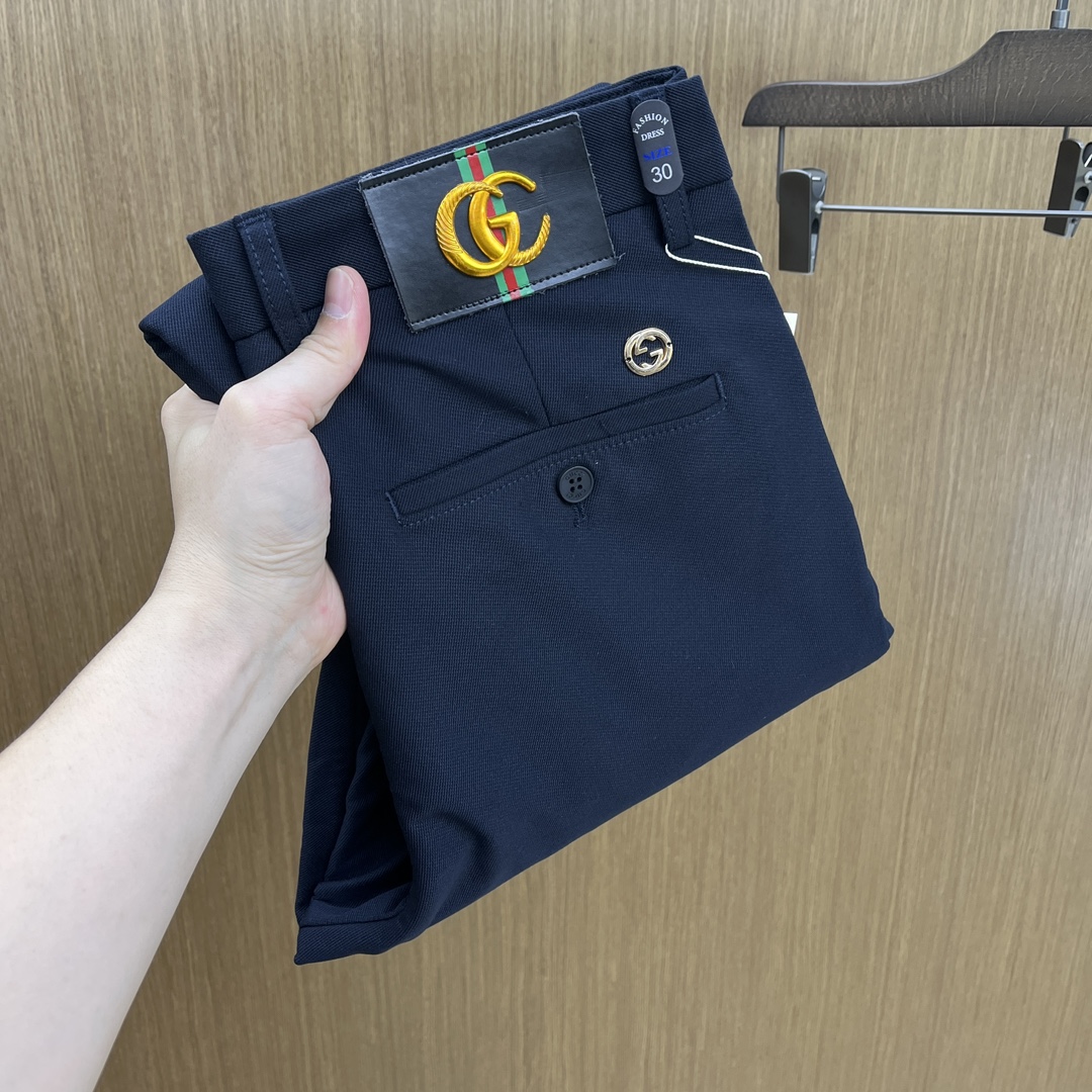 NO:525660,Autumn and Winter Guc 1955ss autumn and winter new products, available on the official website simultaneously, men's high-end business casual trousers, high-end imported fabric, with elasticity, silicone letter pressing on the back, five combinations, that is, classic and fashionable, combined tailor, the upper body effect is unrestrained, comfortable and breathable fax number 30-3837,,gucci,alexander wang19860909秋冬 Guc 1955ss秋冬新品,官网同步有售,男士高端商务休闲西裤,高端进口面料,带弹力,后面采用硅胶字母压胶,五搭配,即经典又时尚,合体裁缝,上身效果无约束感 ,舒适透气fax 码数30-3837,,gucci,alexander wang,Men's clothing