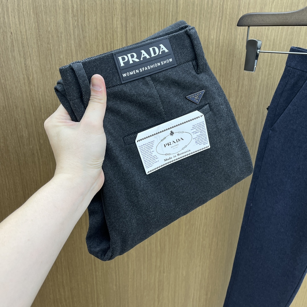 秋冬 PD 🔥🔥ss秋冬新品，官网同步有售，男士高端商务休闲西裤，高端进口面料，带弹力，后面采用硅胶字母