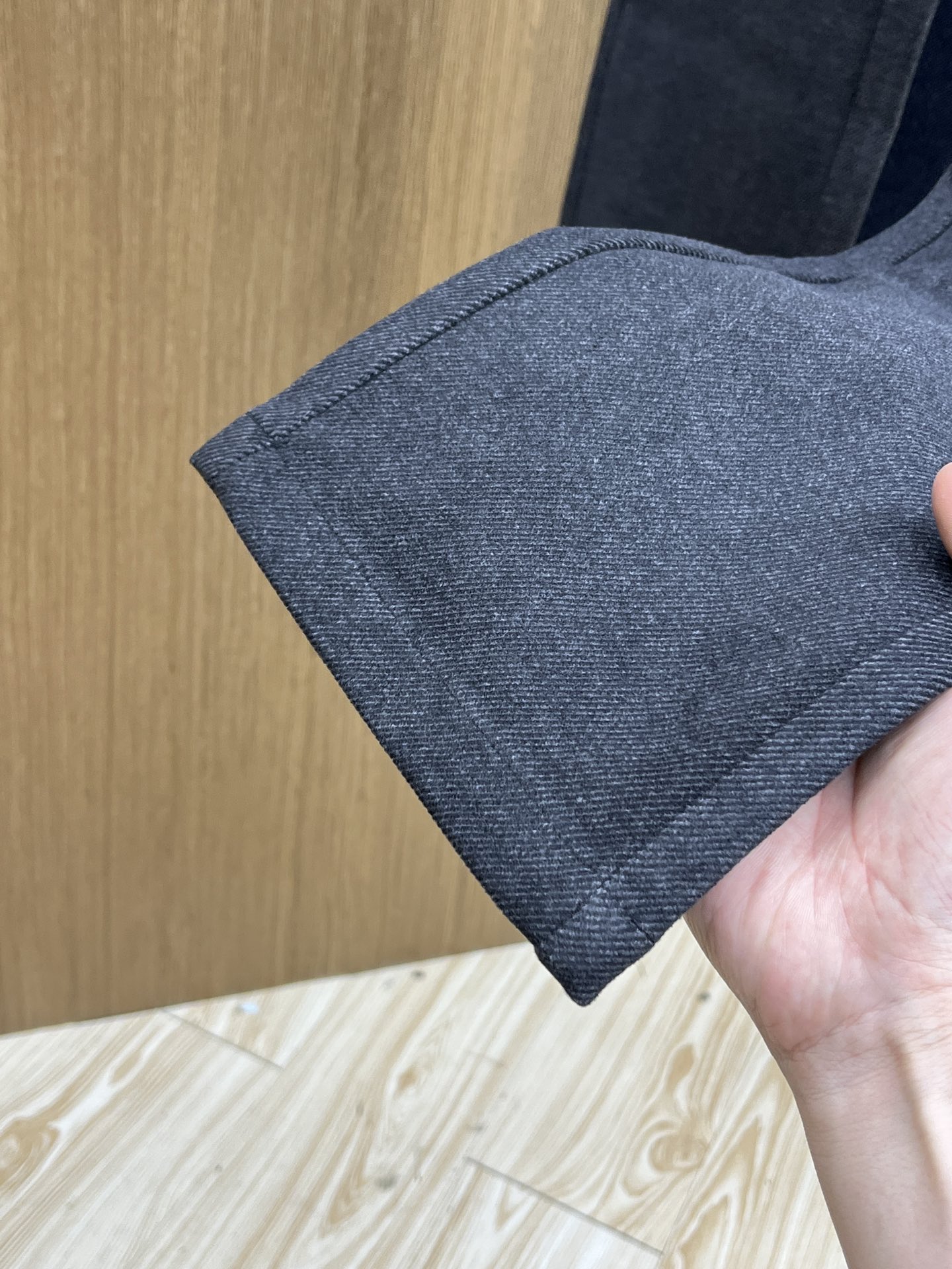 秋冬 PD 🔥🔥ss秋冬新品，官网同步有售，男士高端商务休闲西裤，高端进口面料，带弹力，后面采用硅胶字母