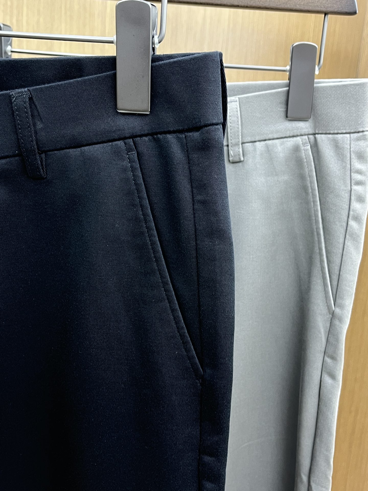 秋冬 FD 🔥🔥ss秋冬新品，官网同步有售，男士高端商务休闲西裤，高端进口面料，带弹力，后面采用硅胶字母