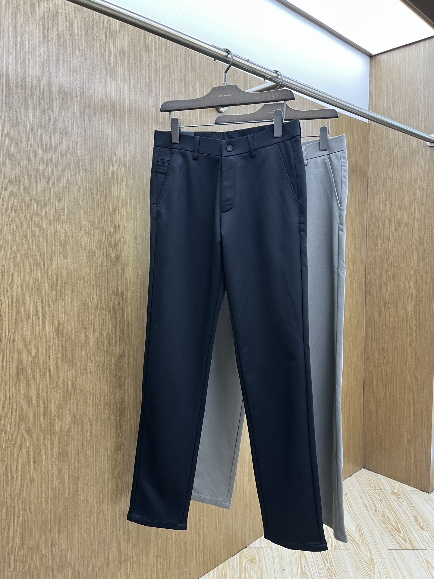 秋冬 FD 🔥🔥ss秋冬新品，官网同步有售，男士高端商务休闲西裤，高端进口面料，带弹力，后面采用硅胶字母