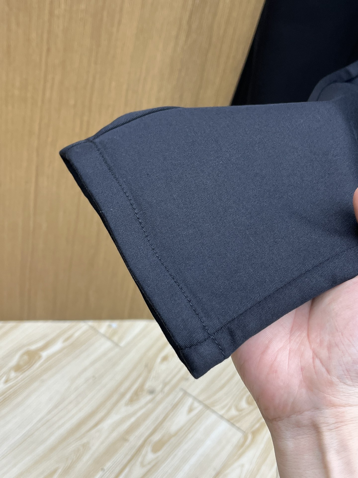 秋冬 FD 🔥🔥ss秋冬新品，官网同步有售，男士高端商务休闲西裤，高端进口面料，带弹力，后面采用硅胶字母