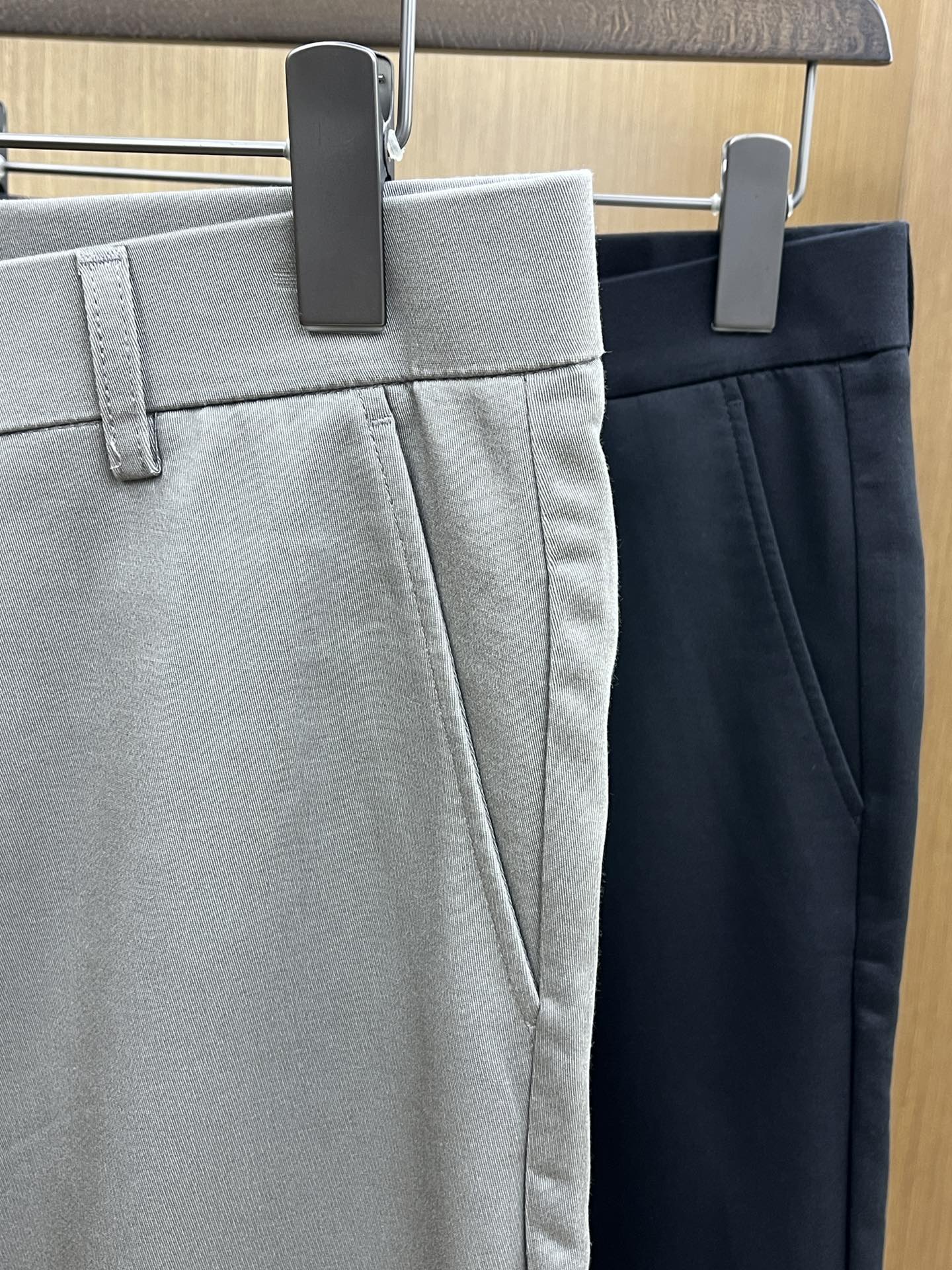 秋冬 FD 🔥🔥ss秋冬新品，官网同步有售，男士高端商务休闲西裤，高端进口面料，带弹力，后面采用硅胶字母