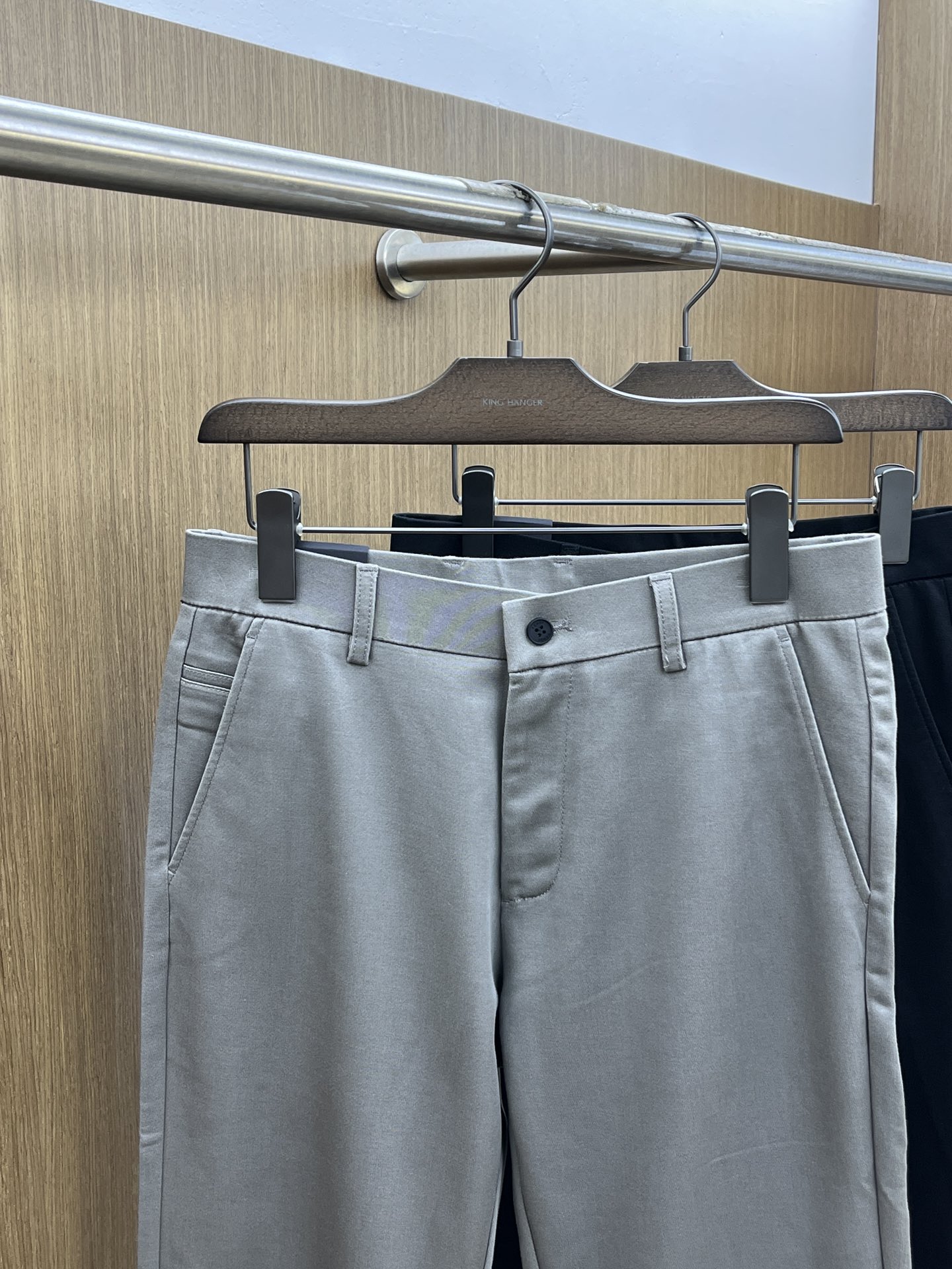 秋冬 FD 🔥🔥ss秋冬新品，官网同步有售，男士高端商务休闲西裤，高端进口面料，带弹力，后面采用硅胶字母