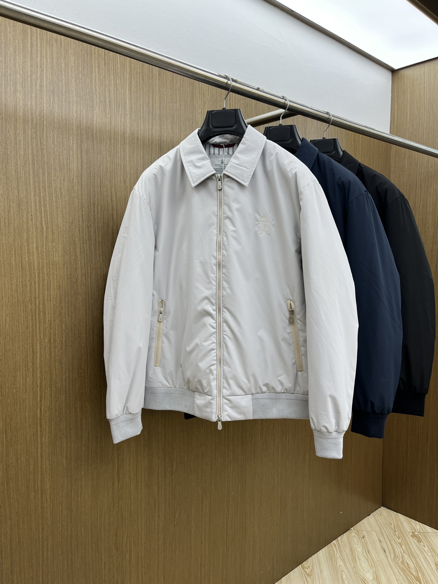 NO:525672,Autumn and Winter BC FW Autumn and Winter Baseball Cotton Jacket New BC down jacket Imported fabric Customized hardware Simple and fashionable Applicable to business, casual and other occasions Fjj stars same style Synchronous Number of codes 48-58,,jackets & coats,jackets & coats,down jacket,alexander wang19860909秋冬 BC FW秋冬棒球款棉服外套 上新BC羽绒夹克外套 进口面料 定制五金 简约时尚 适配商务、休闲等多种场合 fjj明星同款 同步 码数48-58,,jackets & coats,jackets & coats,down jacket,alexander wang,Men's clothing