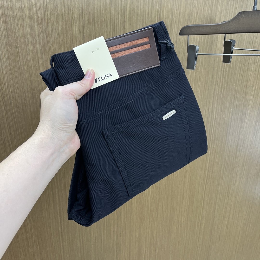 NO:526812,Autumn and Winter ZZ 1955ss autumn and winter new products, available on the official website simultaneously, men's high-end business casual trousers, high-end imported fabric, with elasticity, silicone letter pressing on the back, five combinations, namely classic and fashionable, combined tailor, unrestrained upper body effect, comfortable and breathable fax number 30-3837,,alexander wang19860909秋冬 ZZ 1955ss秋冬新品,官网同步有售,男士高端商务休闲西裤,高端进口面料,带弹力,后面采用硅胶字母压胶,五搭配,即经典又时尚,合体裁缝,上身效果无约束感 ,舒适透气fax 码数30-3837,,alexander wang,Men's clothing