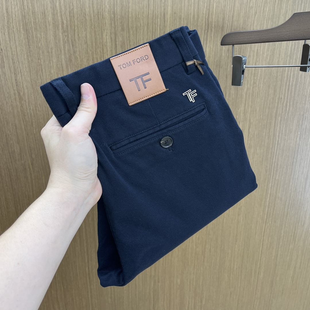 NO:526824,Autumn and Winter TF 1955ss autumn and winter new products, available simultaneously on the official website, men's high-end business casual trousers, high-end imported fabric, with elasticity, silicone letter pressing on the back, five combinations, namely classic and fashionable, combined tailor, unrestrained upper body effect, comfortable and breathable fax number 30-3837,,tom ford,alexander wang19860909秋冬 TF 1955ss秋冬新品,官网同步有售,男士高端商务休闲西裤,高端进口面料,带弹力,后面采用硅胶字母压胶,五搭配,即经典又时尚,合体裁缝,上身效果无约束感 ,舒适透气fax 码数30-3837,,tom ford,alexander wang,Men's clothing