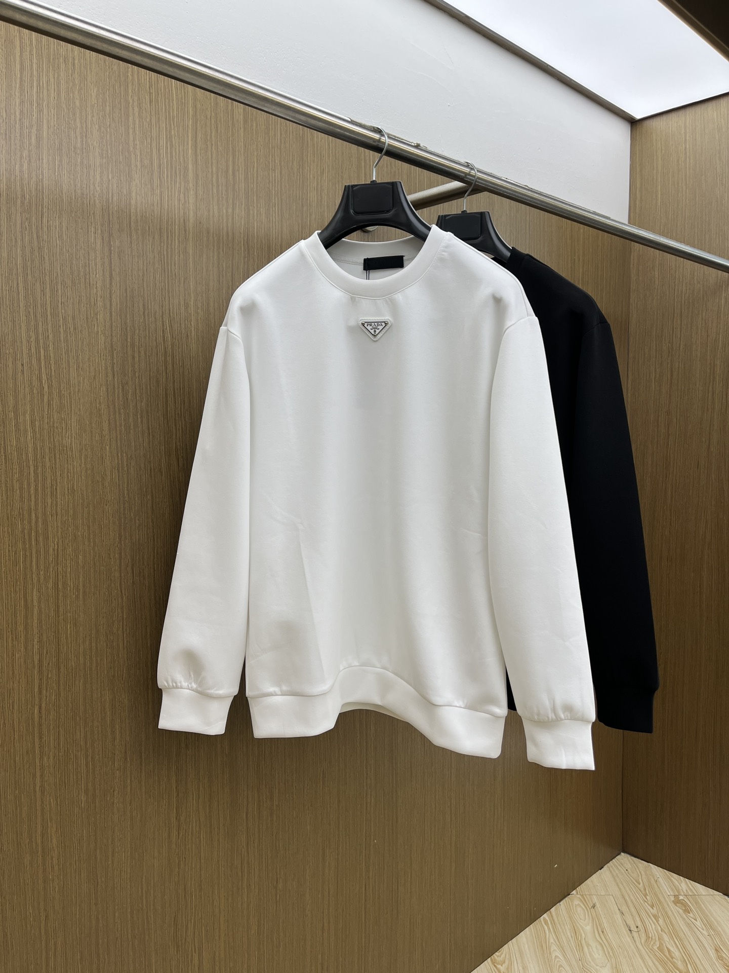 NO:526811,Autumn and Winter PD FW autumn and Winter new printed round neck terry sweatshirts are made of high-end brand fabric 380 grams terry high gram weight Exclusive customized customer supply High-end quality same style for men and women Official website details Brand logo design Complete three standards Differentiate market currency fyl random comparison Size XS-L Order to report height and weight, hoodie, sweatshirts, alexander wang19860909秋冬 PD FW秋冬新款印花圆领毛圈卫衣 采用高端大牌面料380克毛圈高克重 独家定制客供 品质高端 男女同款 官网细节 品牌logo设计 三标齐全 区别市场通货 fyl随意对比 尺码XS-L 下单报身高体重,,hoodie,sweatshirts,alexander wang,Men's clothing