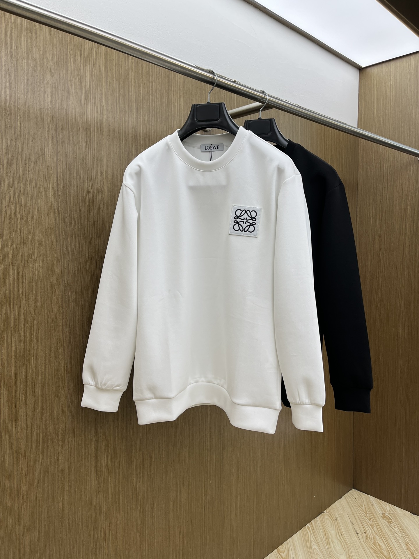 NO:526815,Autumn and Winter Loe FW autumn and Winter new printed round neck terry sweatshirts with high-end brand fabric 380 grams terry high gram weight Exclusive customized customer supply High-end quality same style for men and women Official website details Brand logo design Complete three standards Differentiate market currency fyl random comparison Size XS-L Order to report height and weight, loewe, hoodie, sweatshirts, alexander wang19860909秋冬 Loe FW秋冬新款印花圆领毛圈卫衣 采用高端大牌面料380克毛圈高克重 独家定制客供 品质高端 男女同款 官网细节 品牌logo设计 三标齐全 区别市场通货 fyl随意对比 尺码XS-L 下单报身高体重,,loewe,hoodie,sweatshirts,alexander wang,Men's clothing