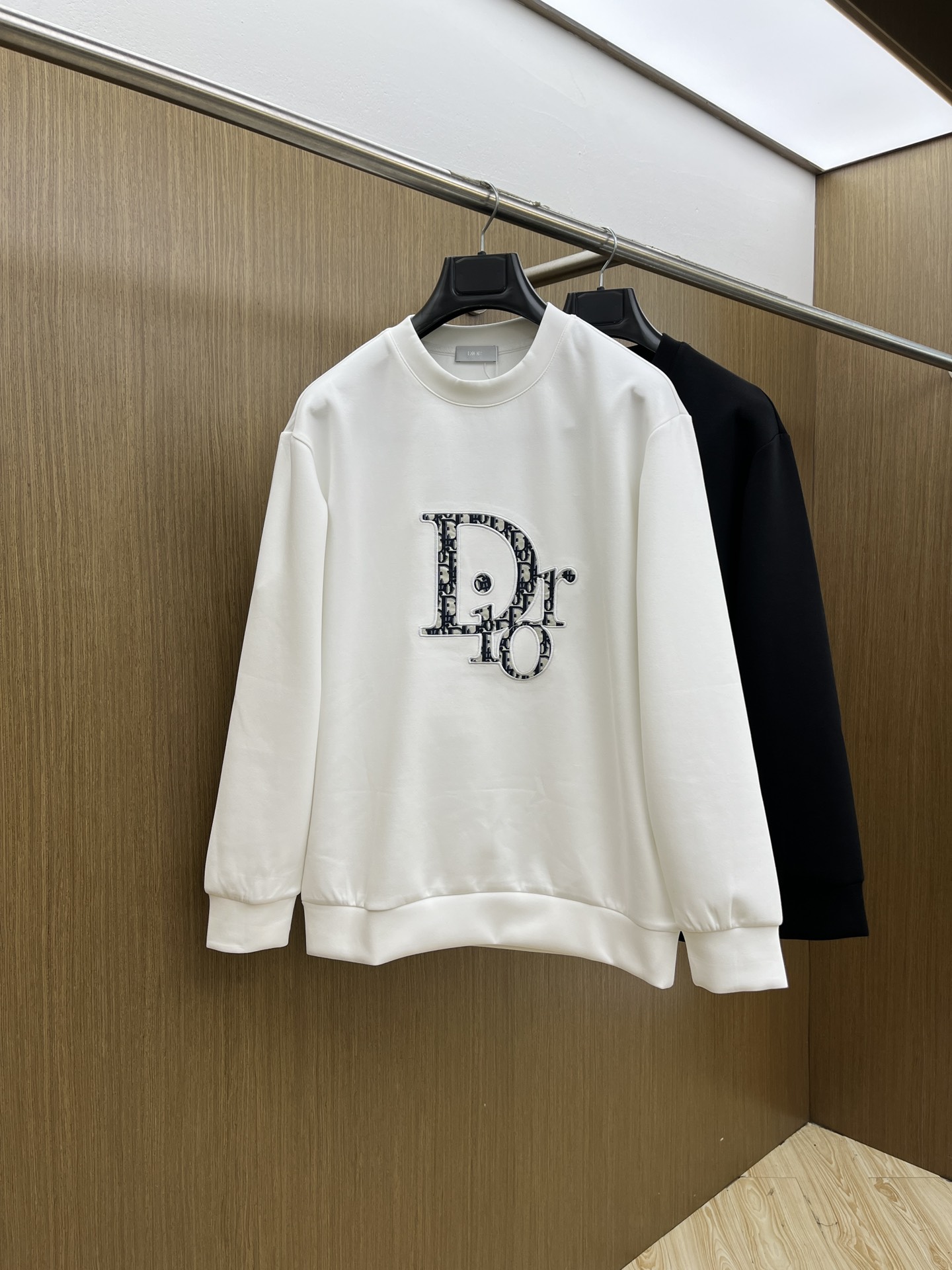 NO:526819,Autumn and Winter CD FW autumn and Winter new printed round neck terry sweatshirts are made of high-end brand fabric 380 grams terry high gram weight Exclusive customized customer supply High-end quality same style for men and women Official website details Brand logo design Complete three standards Differentiate market currency fyl random comparison Size XS-L Order to report height and weight, hoodie, sweatshirts, alexander wang19860909秋冬 CD FW秋冬新款印花圆领毛圈卫衣 采用高端大牌面料380克毛圈高克重 独家定制客供 品质高端 男女同款 官网细节 品牌logo设计 三标齐全 区别市场通货 fyl随意对比 尺码XS-L 下单报身高体重,,hoodie,sweatshirts,alexander wang,Men's clothing