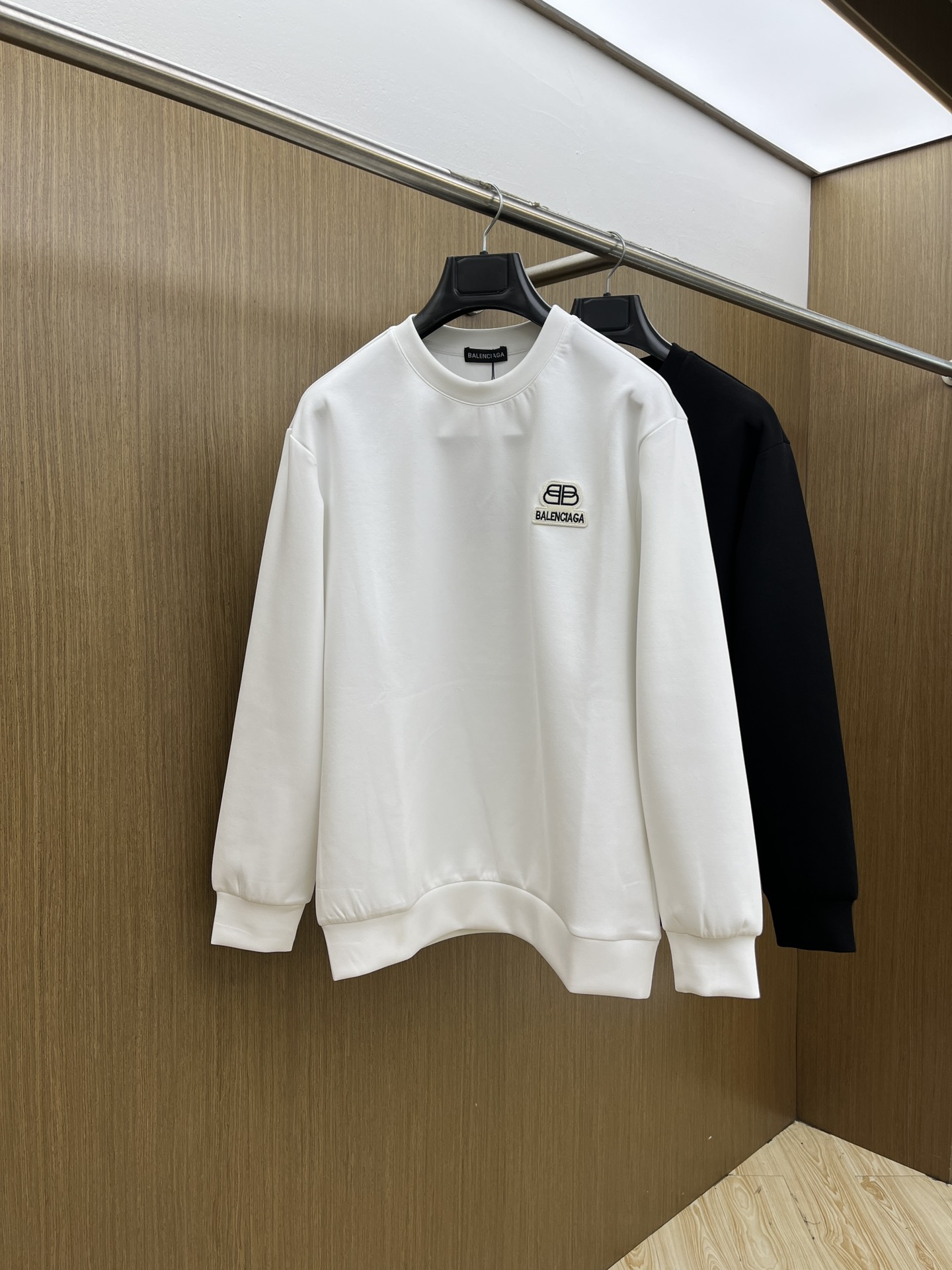 NO:526823,bbg FW autumn and winter new printed round neck terry sweatshirt with high-end brand fabric 380 grams terry high gram weight Exclusive customized customer supply High-end quality same style for men and women Official website details Brand logo design Complete three standards Differentiate market currency fyl random comparison Size XS-L Order to report height and weight, hoodie, sweatshirts, alexander wang19860909秋冬 bbg FW秋冬新款印花圆领毛圈卫衣 采用高端大牌面料380克毛圈高克重 独家定制客供 品质高端 男女同款 官网细节 品牌logo设计 三标齐全 区别市场通货 fyl随意对比 尺码XS-L 下单报身高体重,,hoodie,sweatshirts,alexander wang,Men's clothing