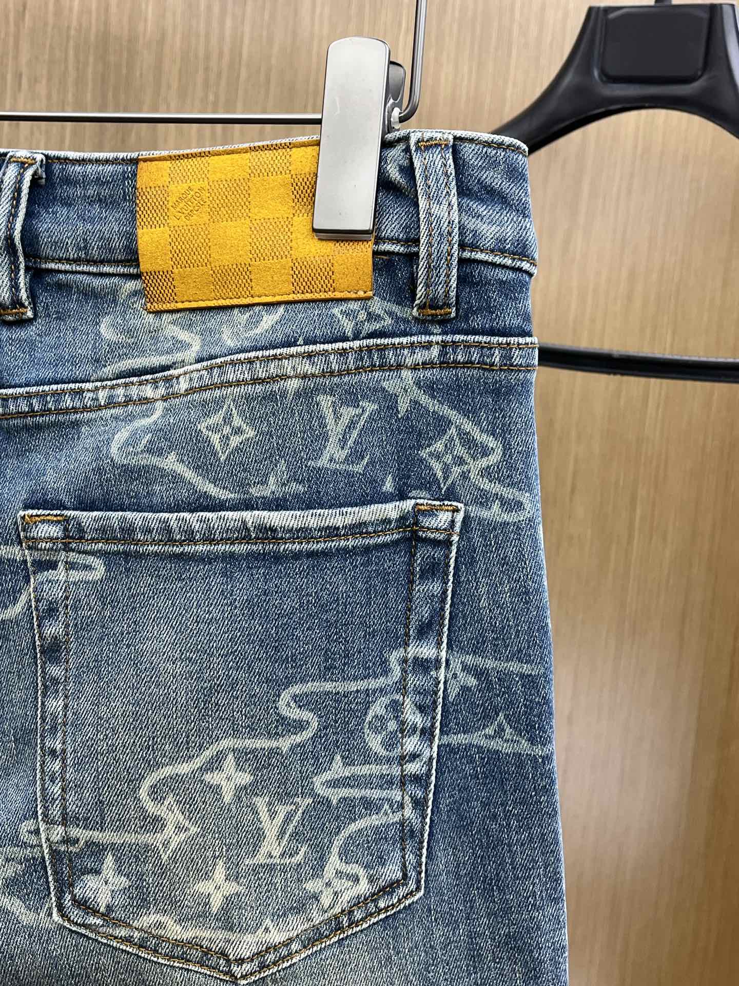 新l秋冬 LV 🔥🔥高端定制、2025秋冬最新款牛仔裤 柜台同步发售 原版定制复刻 客供五金辅料 原单品