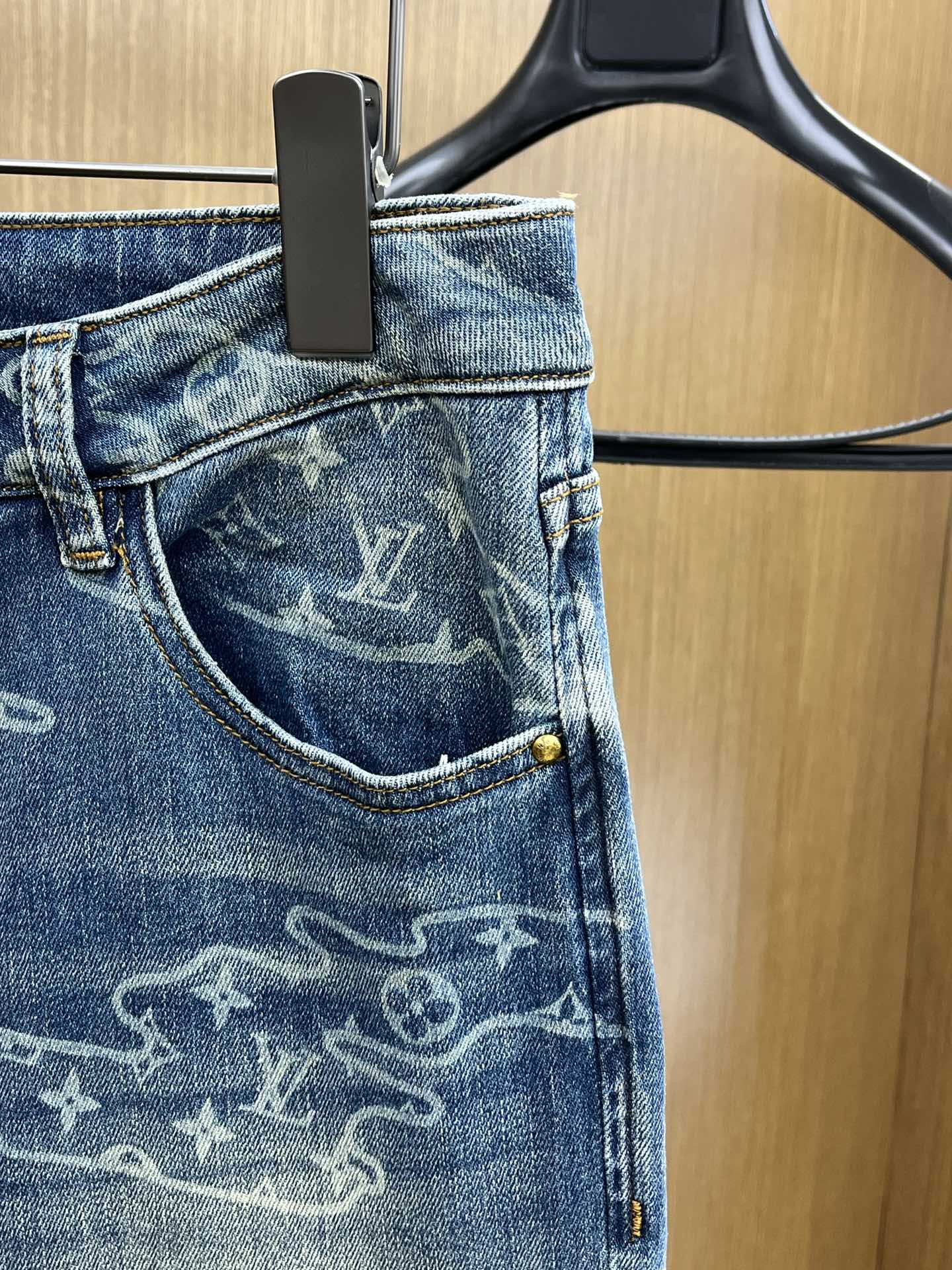 新l秋冬 LV 🔥🔥高端定制、2025秋冬最新款牛仔裤 柜台同步发售 原版定制复刻 客供五金辅料 原单品