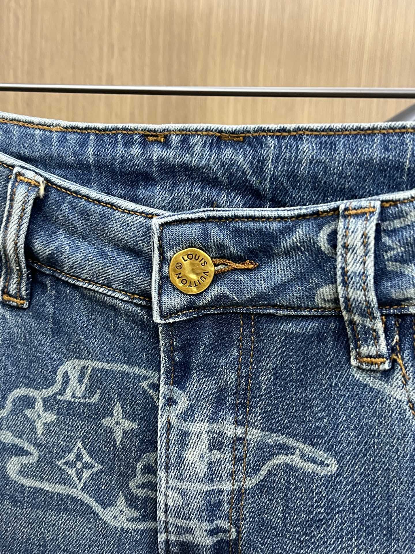 新l秋冬 LV 🔥🔥高端定制、2025秋冬最新款牛仔裤 柜台同步发售 原版定制复刻 客供五金辅料 原单品