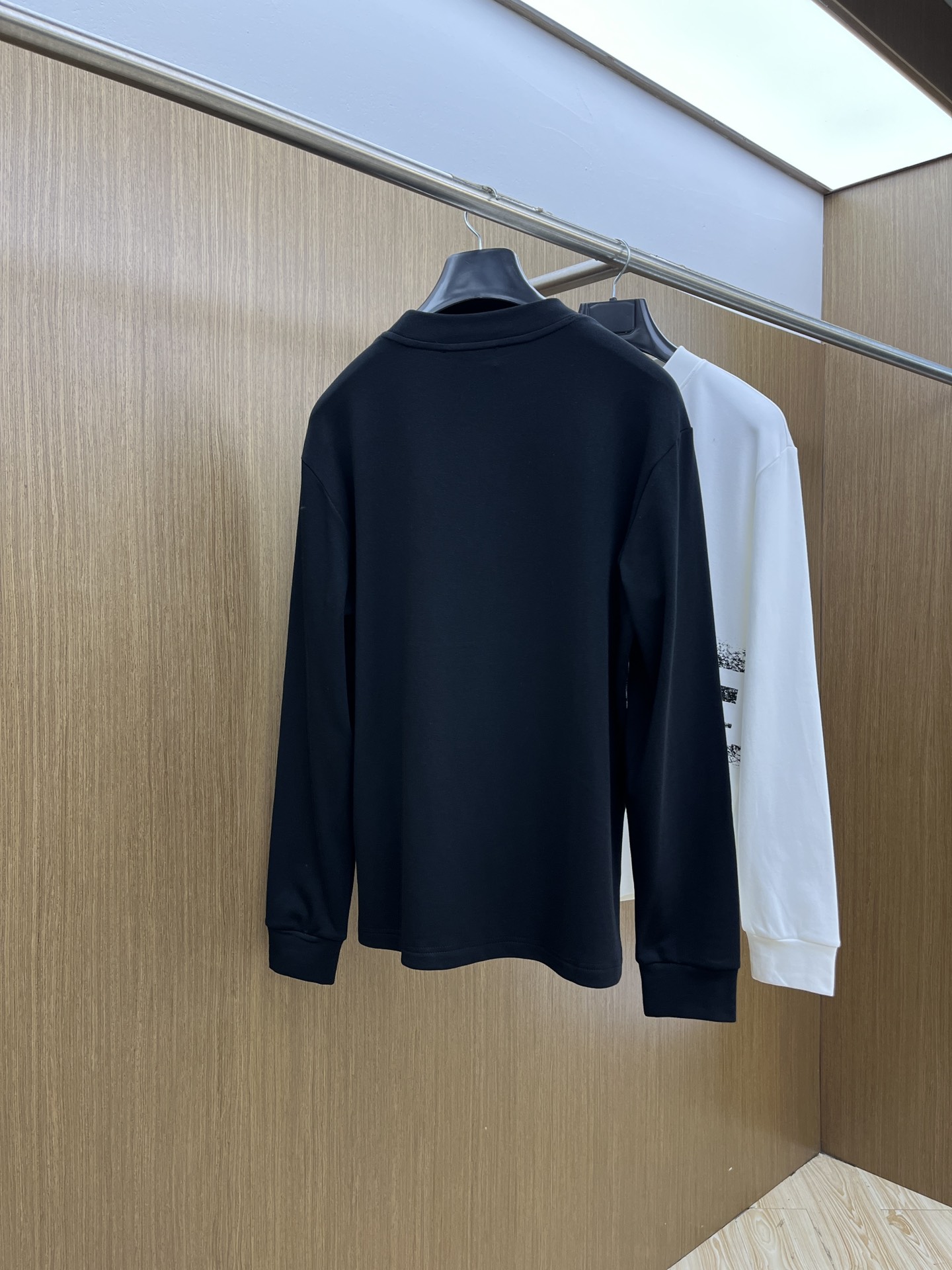 秋冬 BBG 25ss秋季【新品】新款贸易订单圆领长袖网红款！上身舒适透气，不僵硬，整体有着丰富的立体感