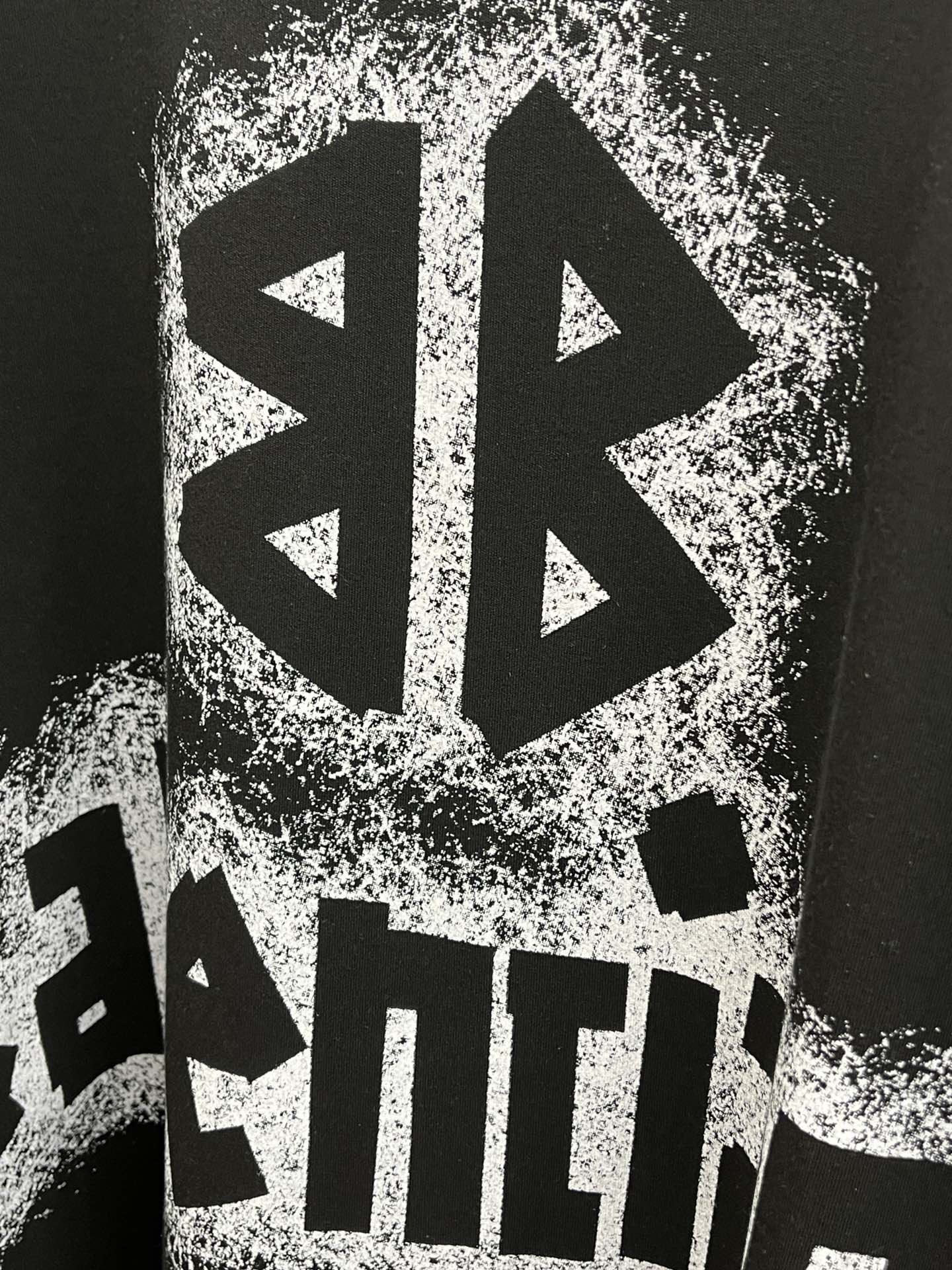 秋冬 BBG 25ss秋季【新品】新款贸易订单圆领长袖网红款！上身舒适透气，不僵硬，整体有着丰富的立体感