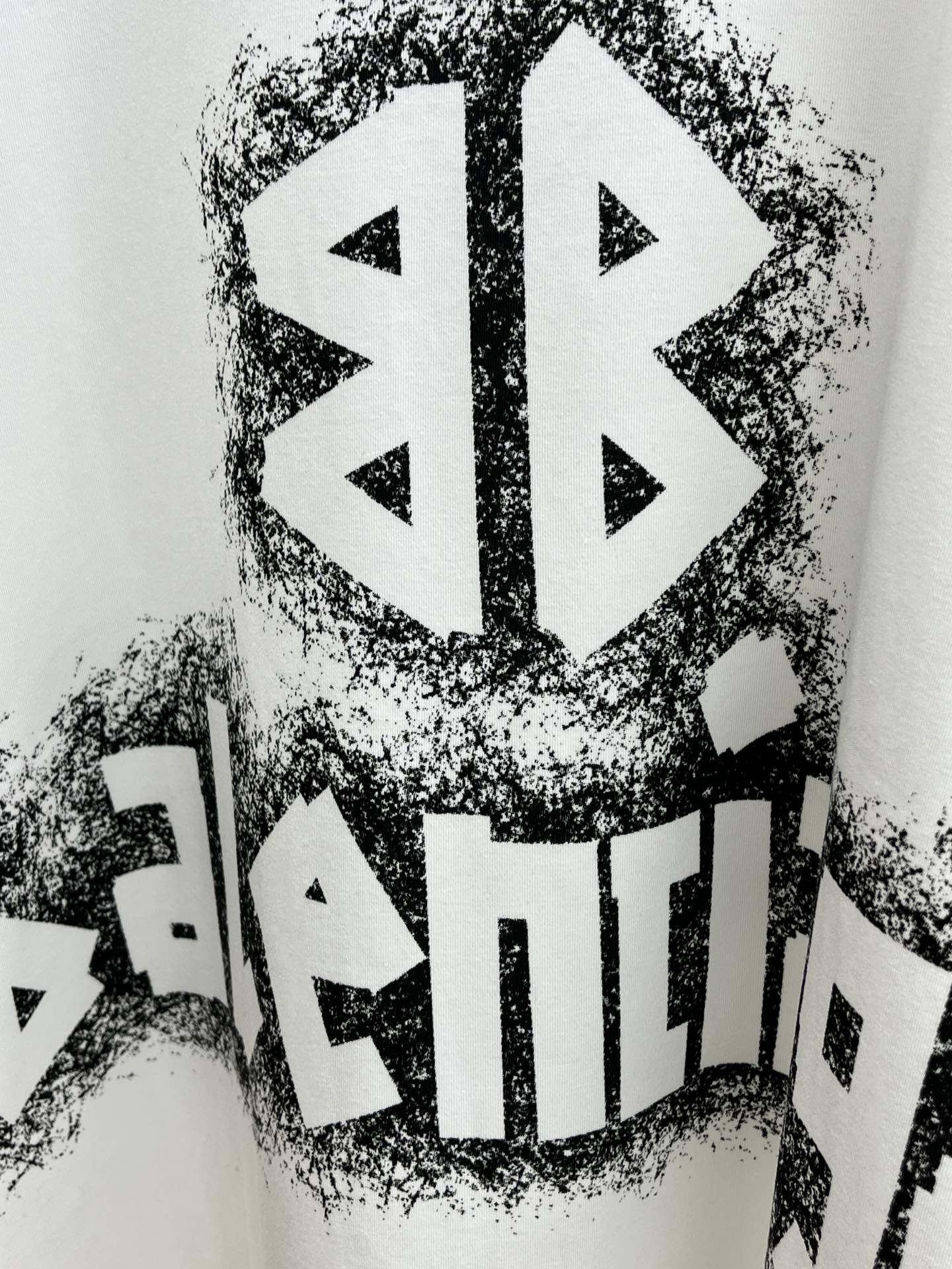 秋冬 BBG 25ss秋季【新品】新款贸易订单圆领长袖网红款！上身舒适透气，不僵硬，整体有着丰富的立体感