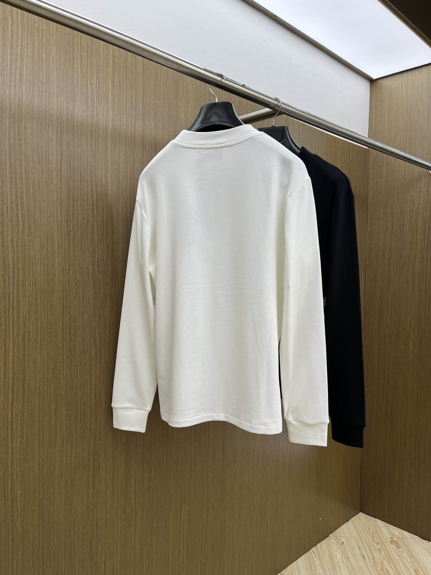 秋冬 BBG 25ss秋季【新品】新款贸易订单圆领长袖网红款！上身舒适透气，不僵硬，整体有着丰富的立体感