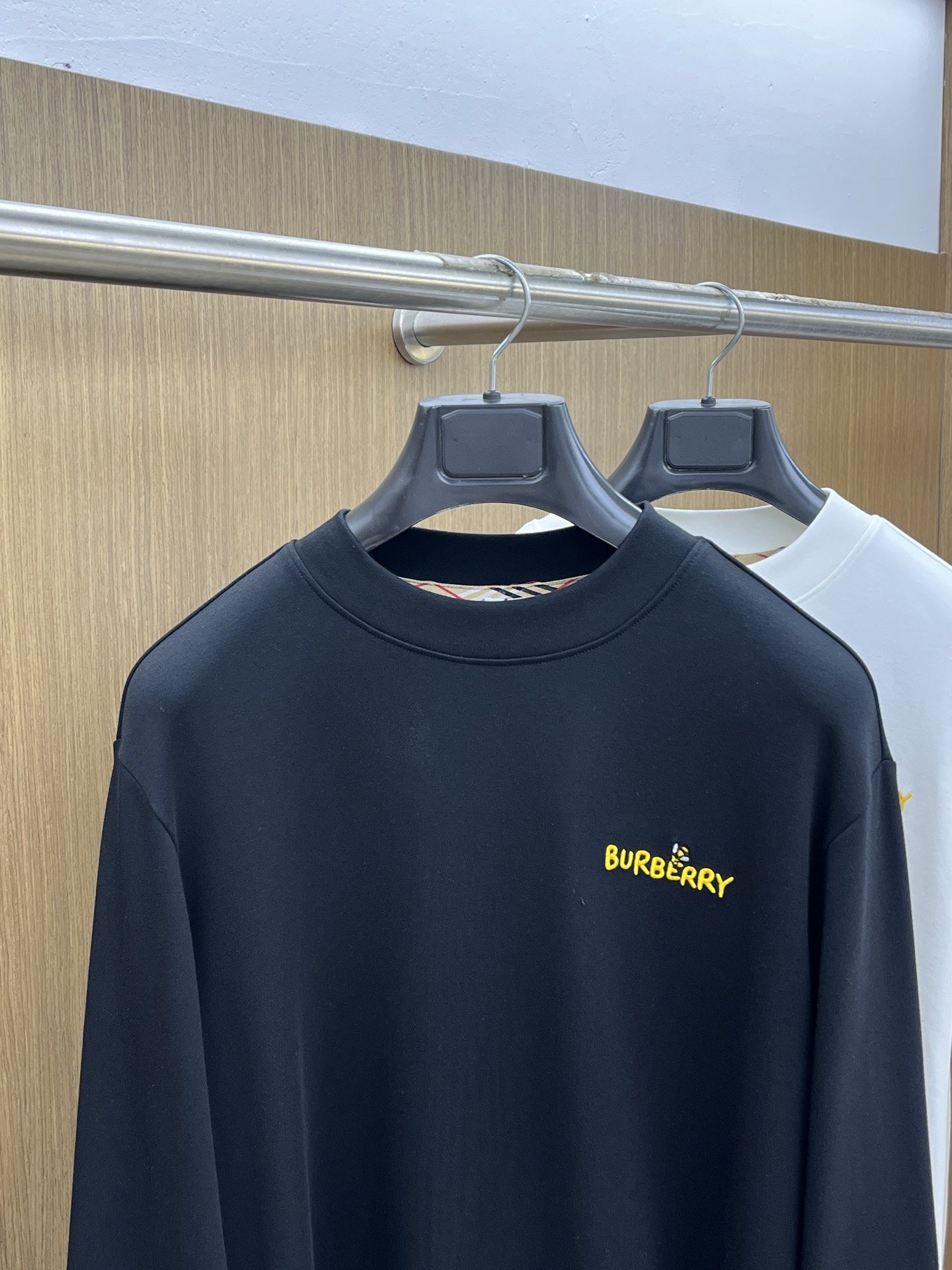 秋冬 BBR 25ss秋季【新品】新款贸易订单圆领长袖网红款！上身舒适透气，不僵硬，整体有着丰富的立体感