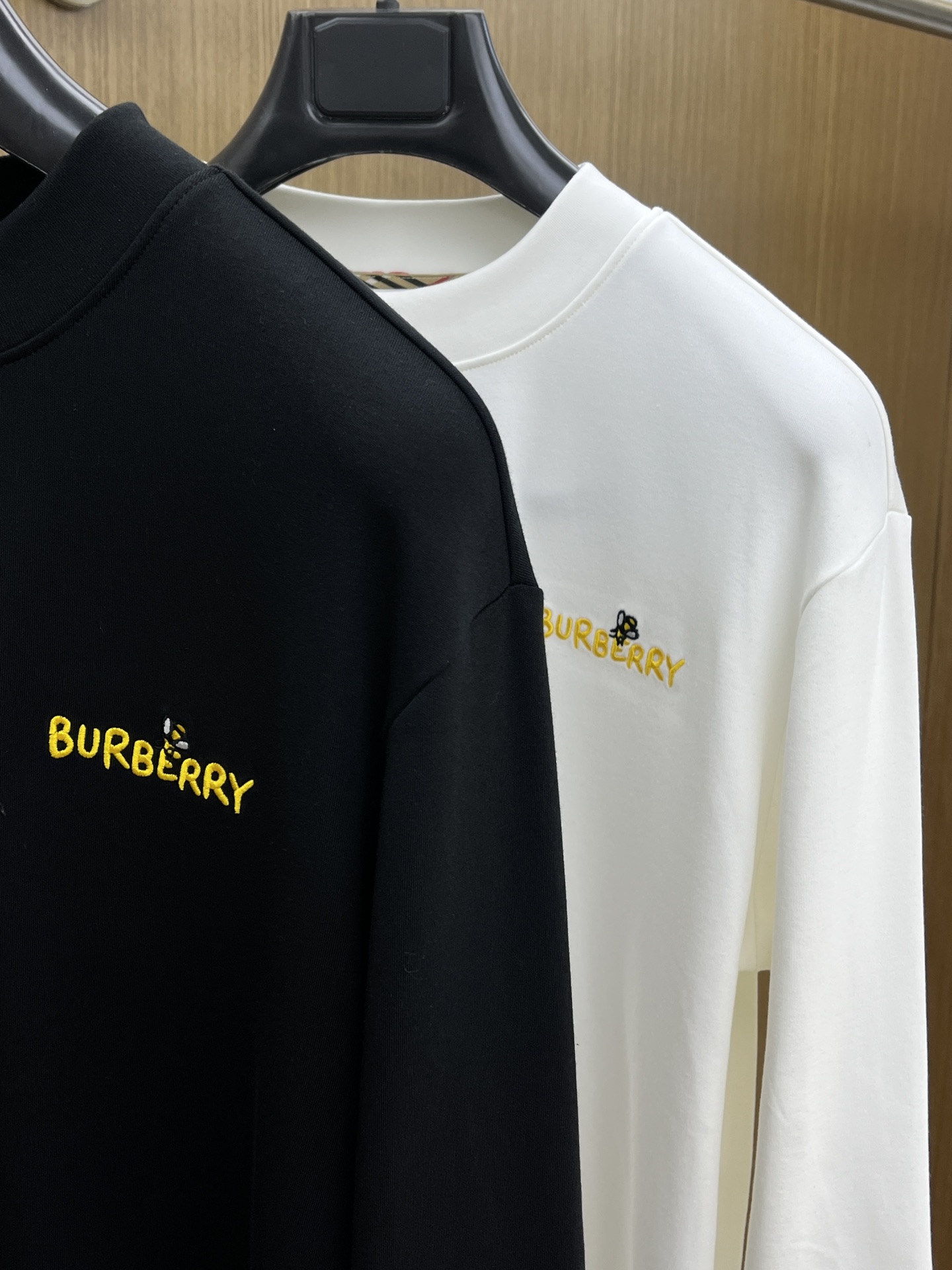 秋冬 BBR 25ss秋季【新品】新款贸易订单圆领长袖网红款！上身舒适透气，不僵硬，整体有着丰富的立体感