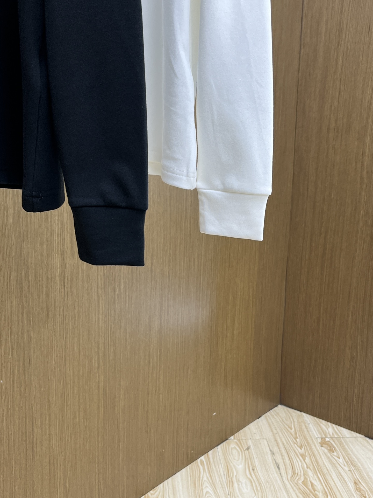 秋冬 BBR 25ss秋季【新品】新款贸易订单圆领长袖网红款！上身舒适透气，不僵硬，整体有着丰富的立体感