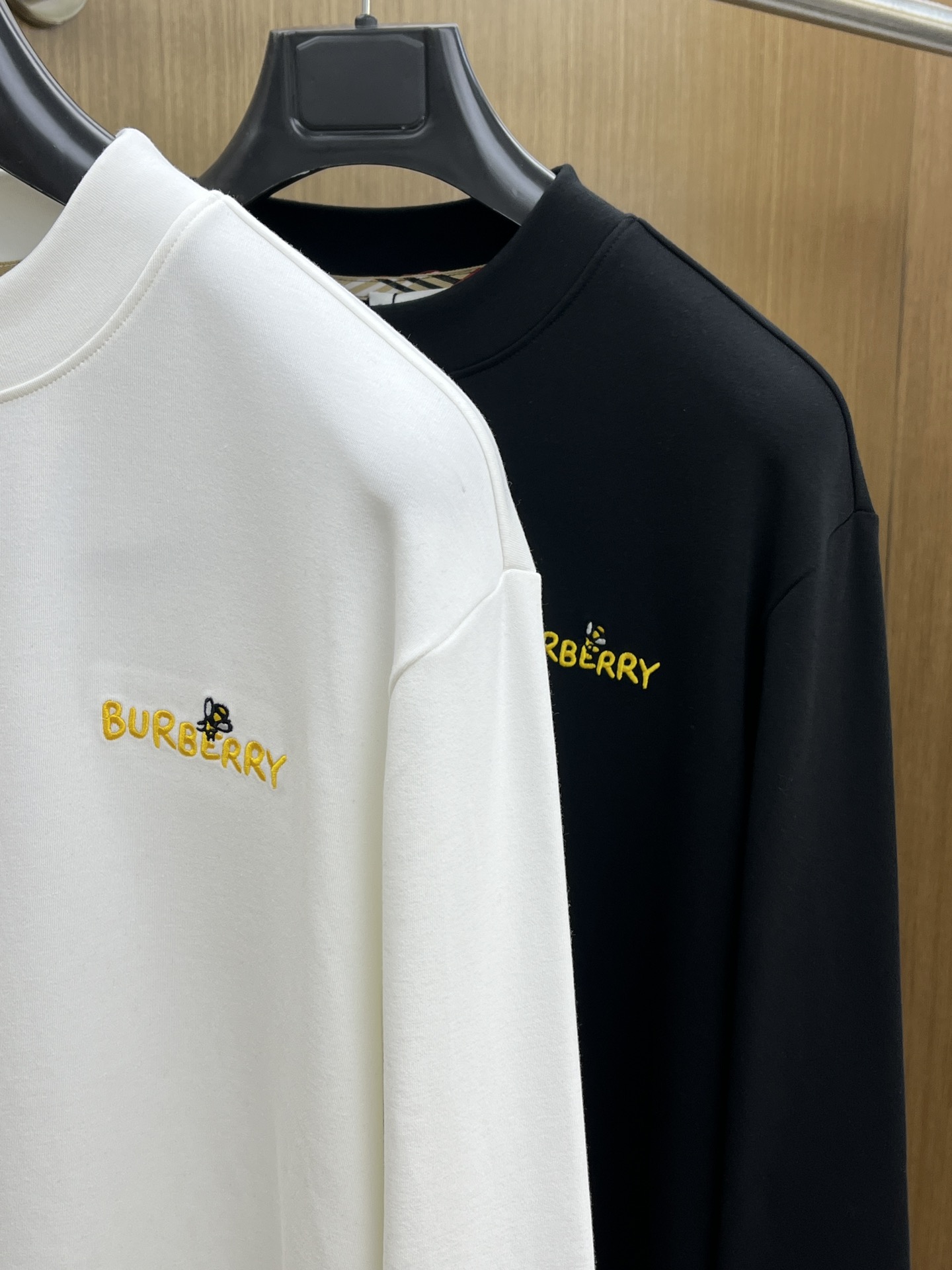 秋冬 BBR 25ss秋季【新品】新款贸易订单圆领长袖网红款！上身舒适透气，不僵硬，整体有着丰富的立体感