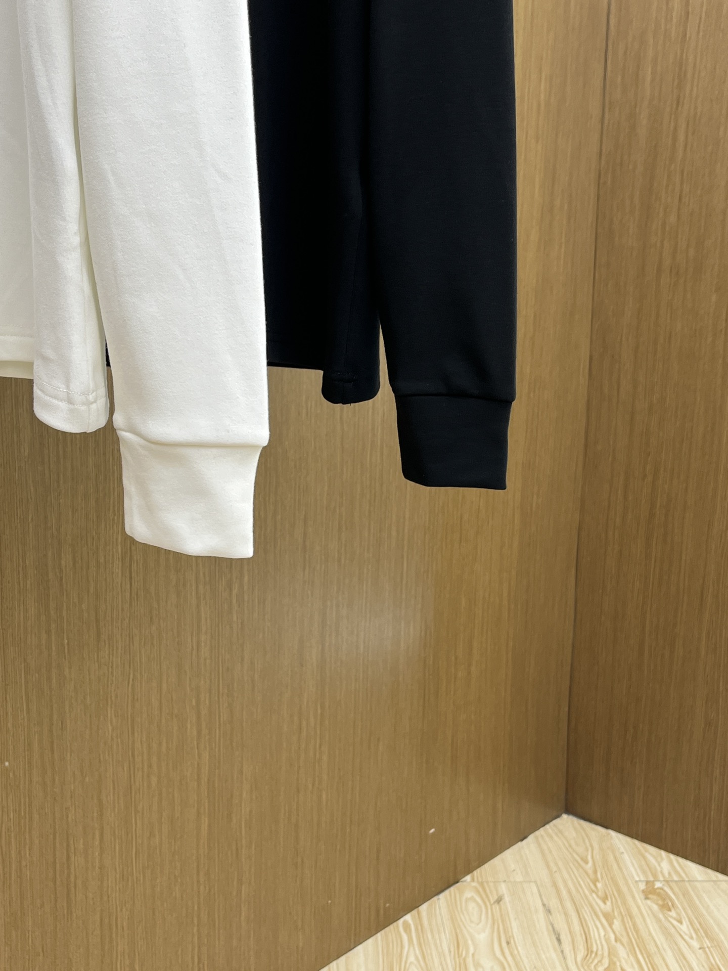 秋冬 BBR 25ss秋季【新品】新款贸易订单圆领长袖网红款！上身舒适透气，不僵硬，整体有着丰富的立体感