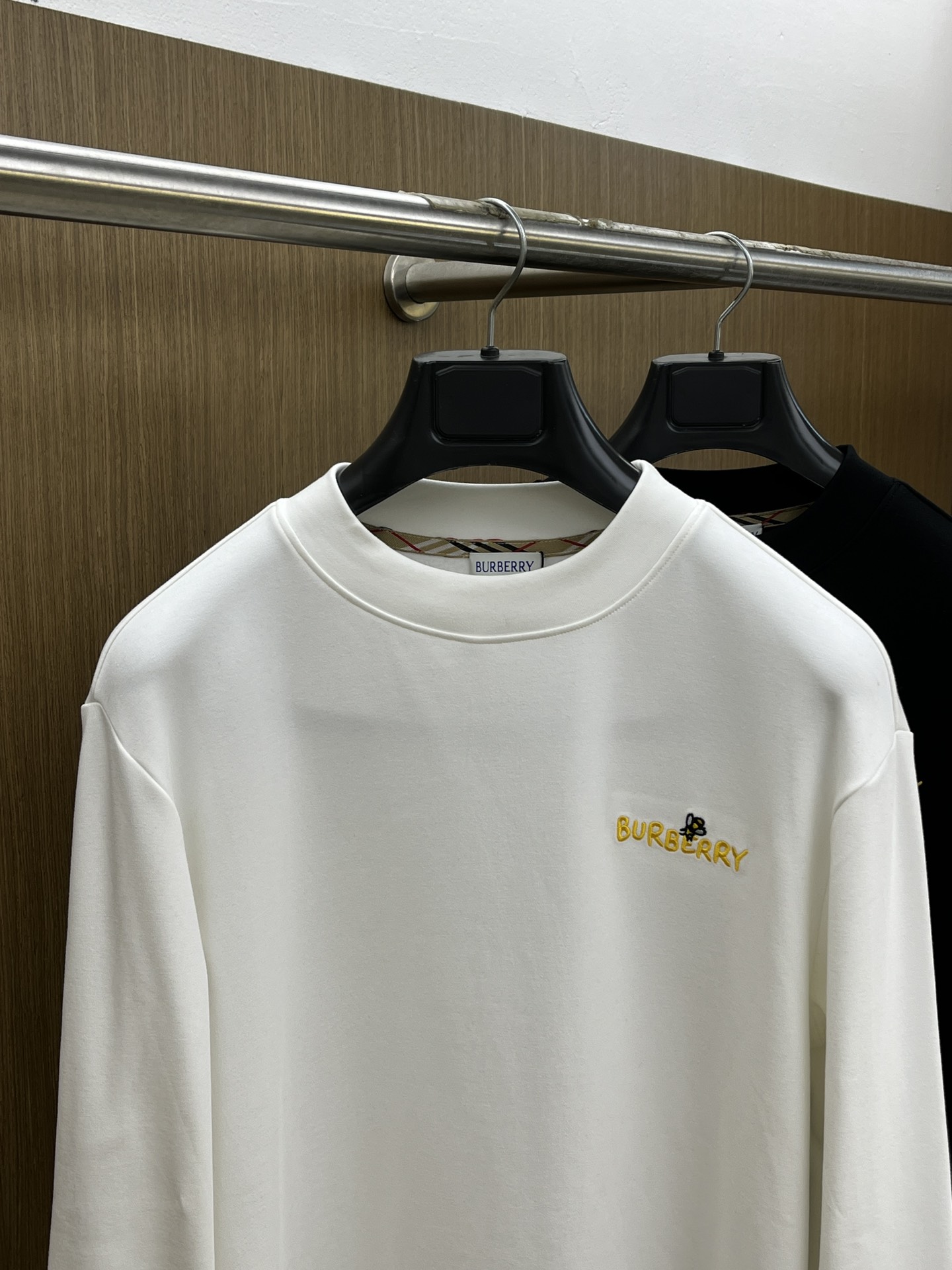 秋冬 BBR 25ss秋季【新品】新款贸易订单圆领长袖网红款！上身舒适透气，不僵硬，整体有着丰富的立体感