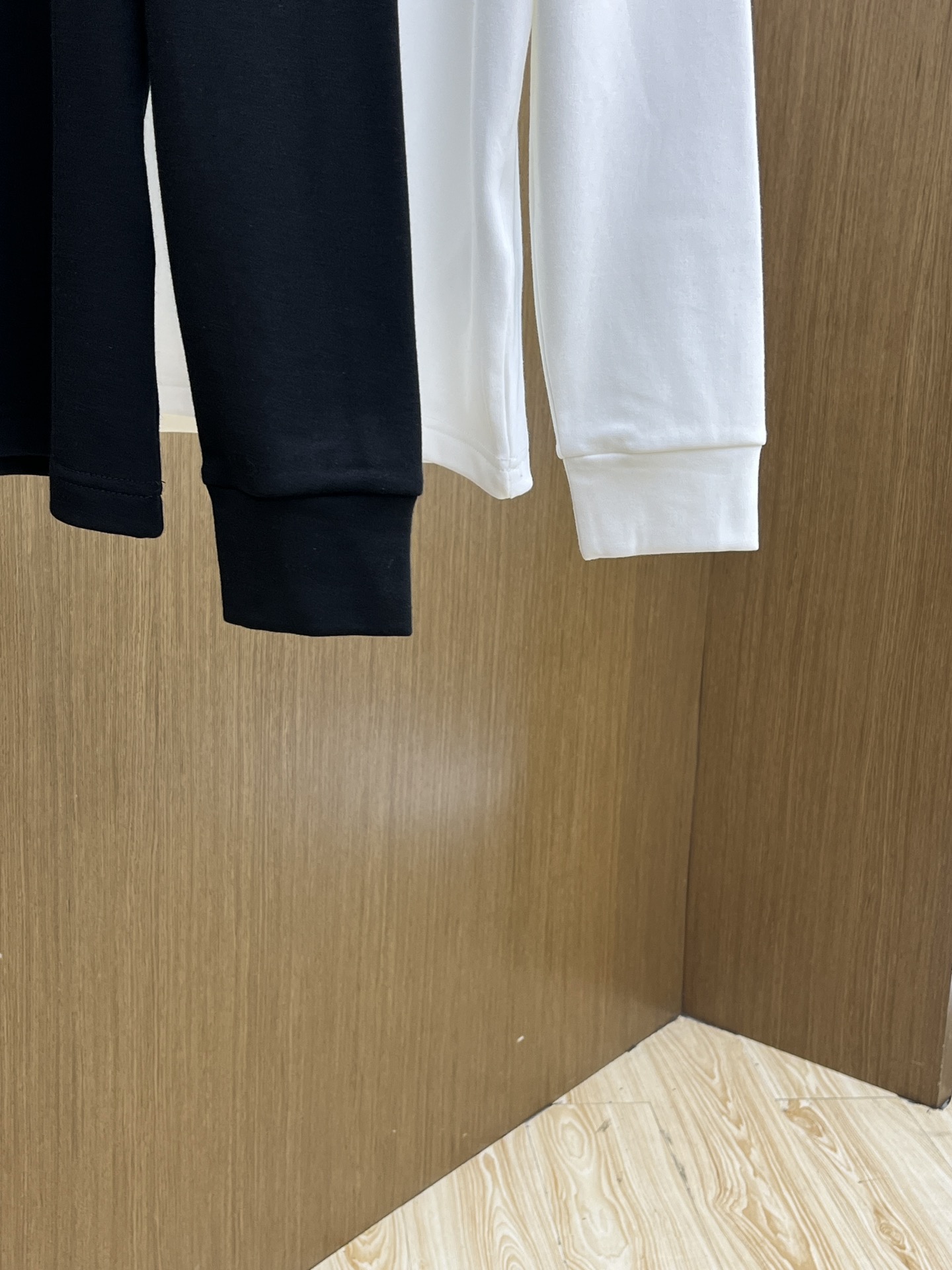 秋冬 BBR 25ss秋季【新品】新款贸易订单圆领长袖网红款！上身舒适透气，不僵硬，整体有着丰富的立体感