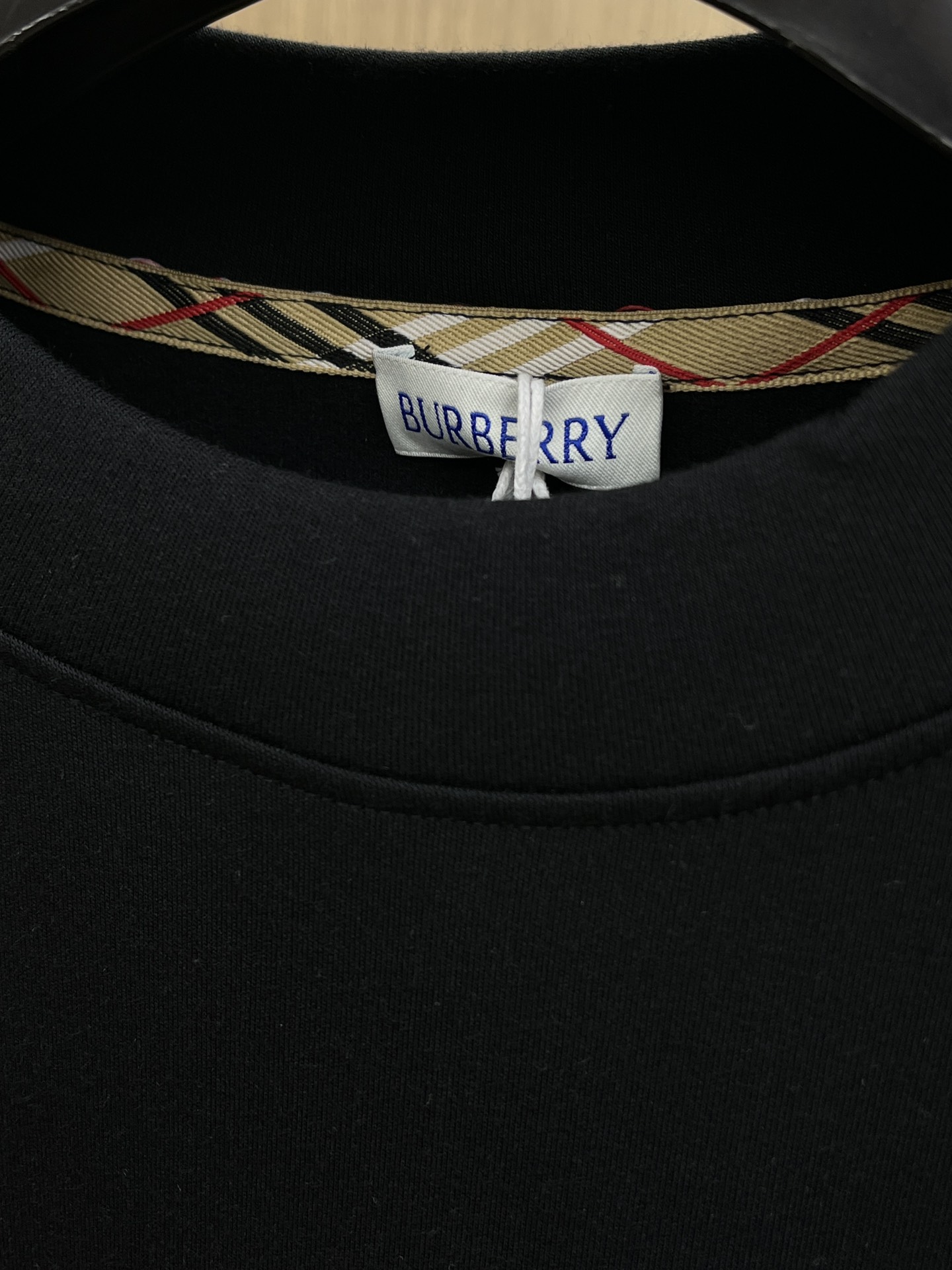 秋冬 BBR 25ss秋季【新品】新款贸易订单圆领长袖网红款！上身舒适透气，不僵硬，整体有着丰富的立体感