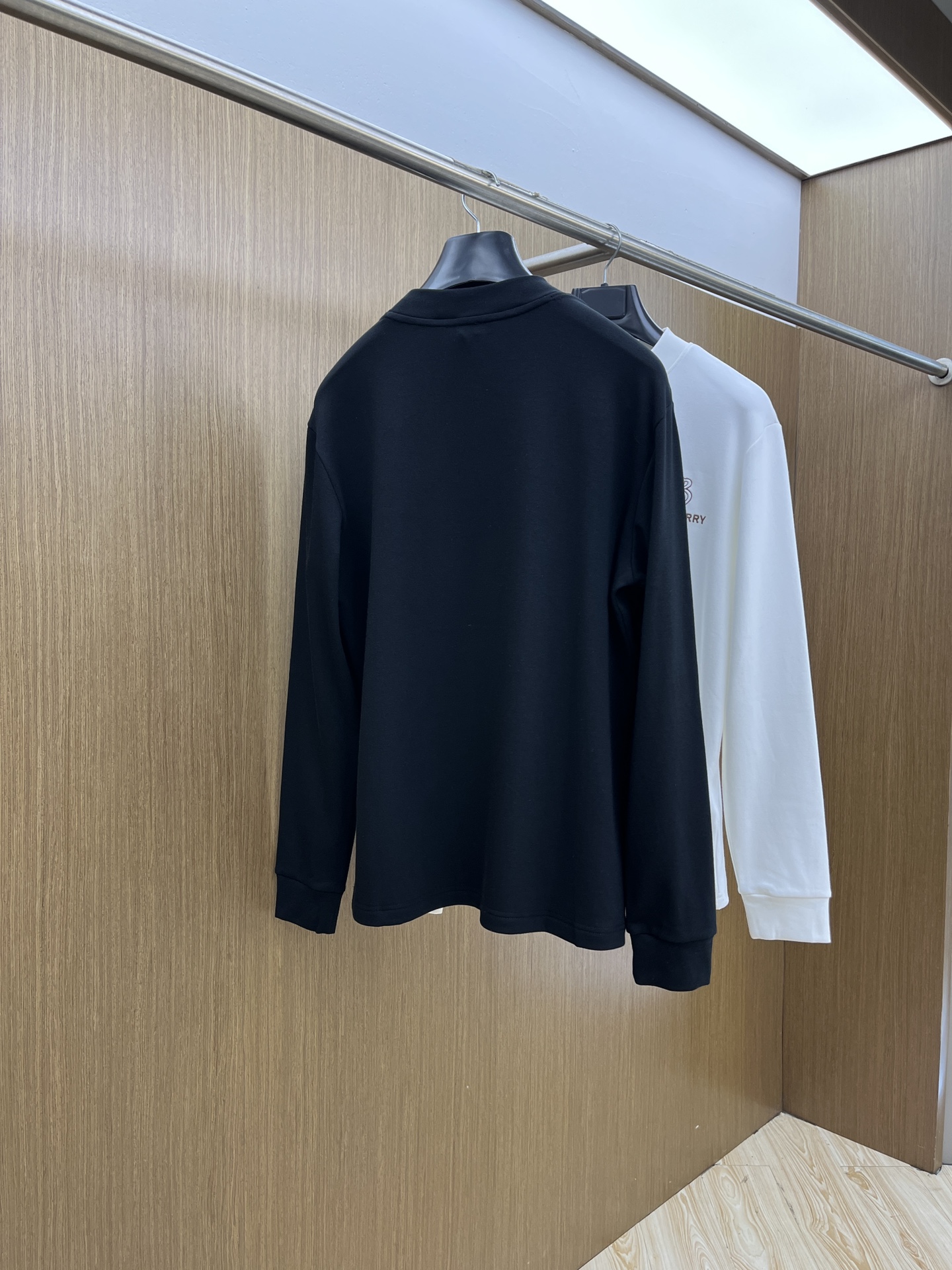 秋冬 BBR 25ss秋季【新品】新款贸易订单圆领长袖网红款！上身舒适透气，不僵硬，整体有着丰富的立体感