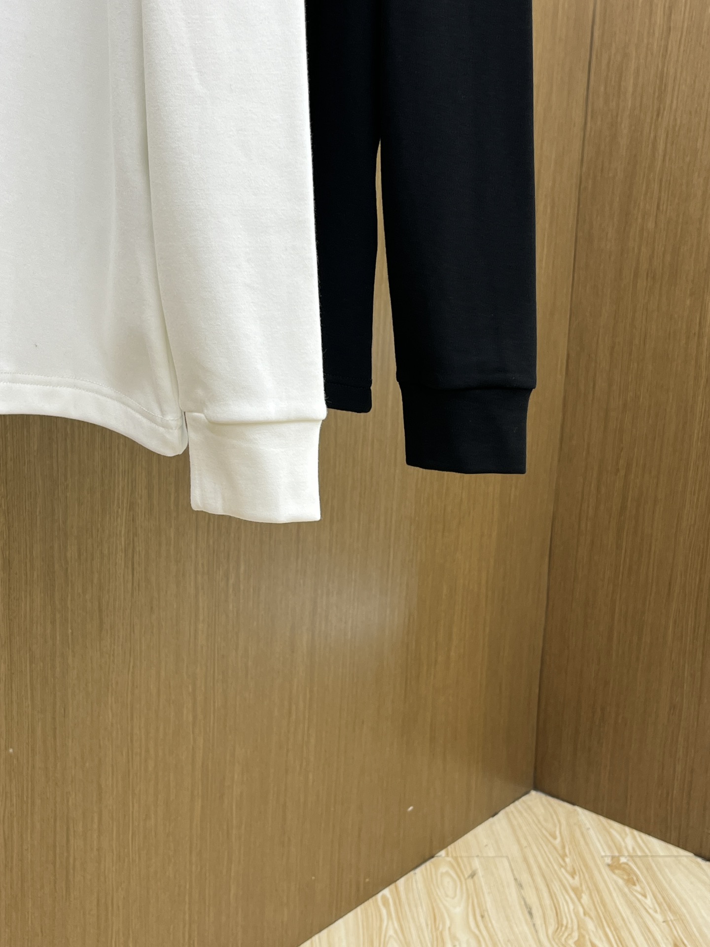 秋冬 BBR 25ss秋季【新品】新款贸易订单圆领长袖网红款！上身舒适透气，不僵硬，整体有着丰富的立体感