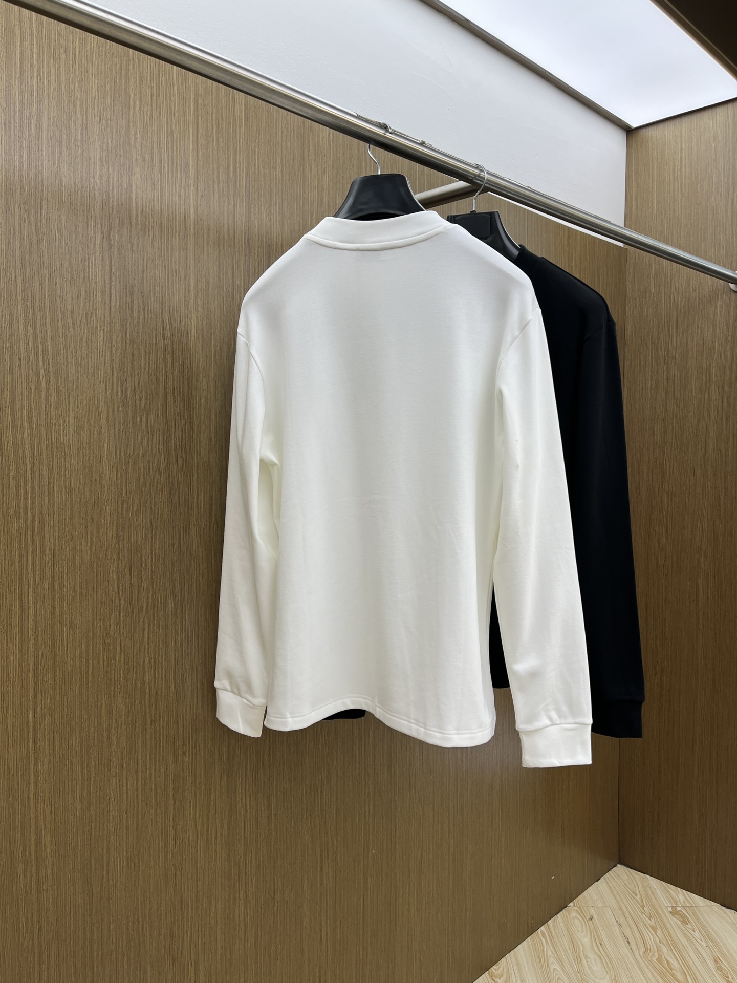 秋冬 BBR 25ss秋季【新品】新款贸易订单圆领长袖网红款！上身舒适透气，不僵硬，整体有着丰富的立体感