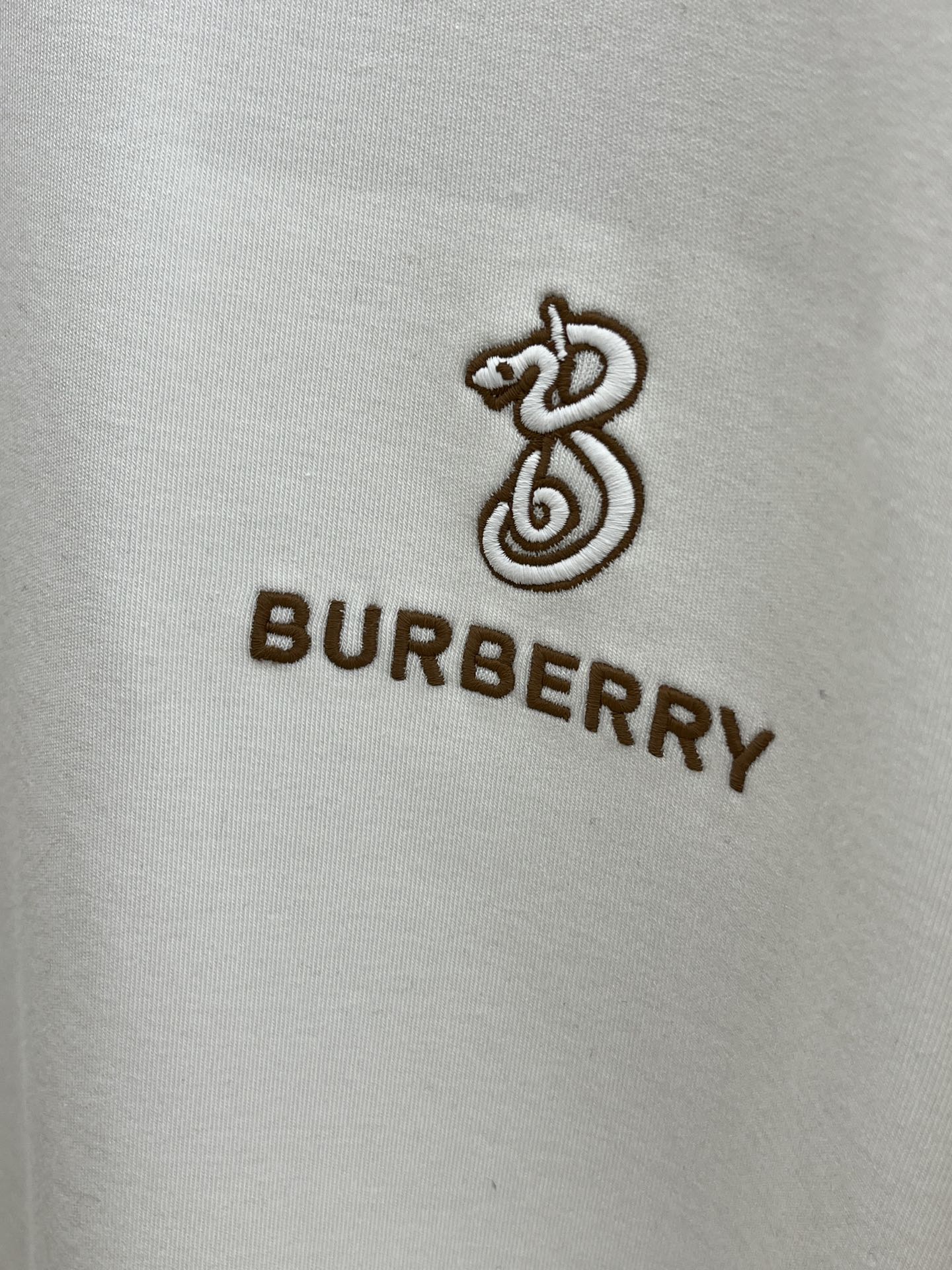 秋冬 BBR 25ss秋季【新品】新款贸易订单圆领长袖网红款！上身舒适透气，不僵硬，整体有着丰富的立体感