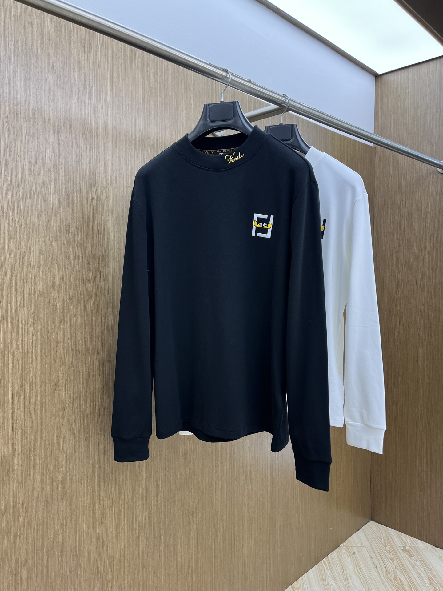 秋冬 FD 25ss秋季【新品】新款贸易订单圆领长袖网红款！上身舒适透气，不僵硬，整体有着丰富的立体感，